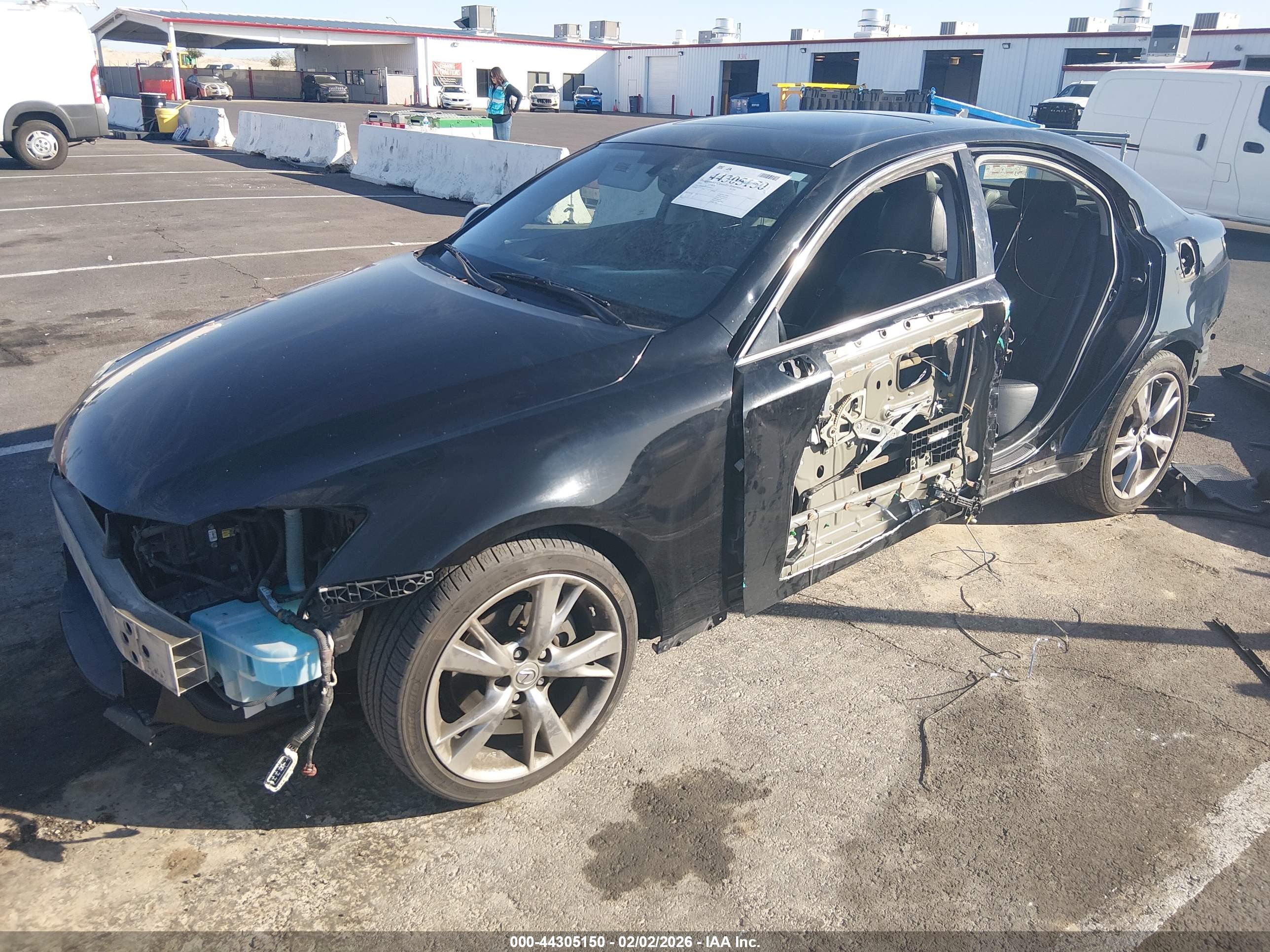 LEXUS IS image 2