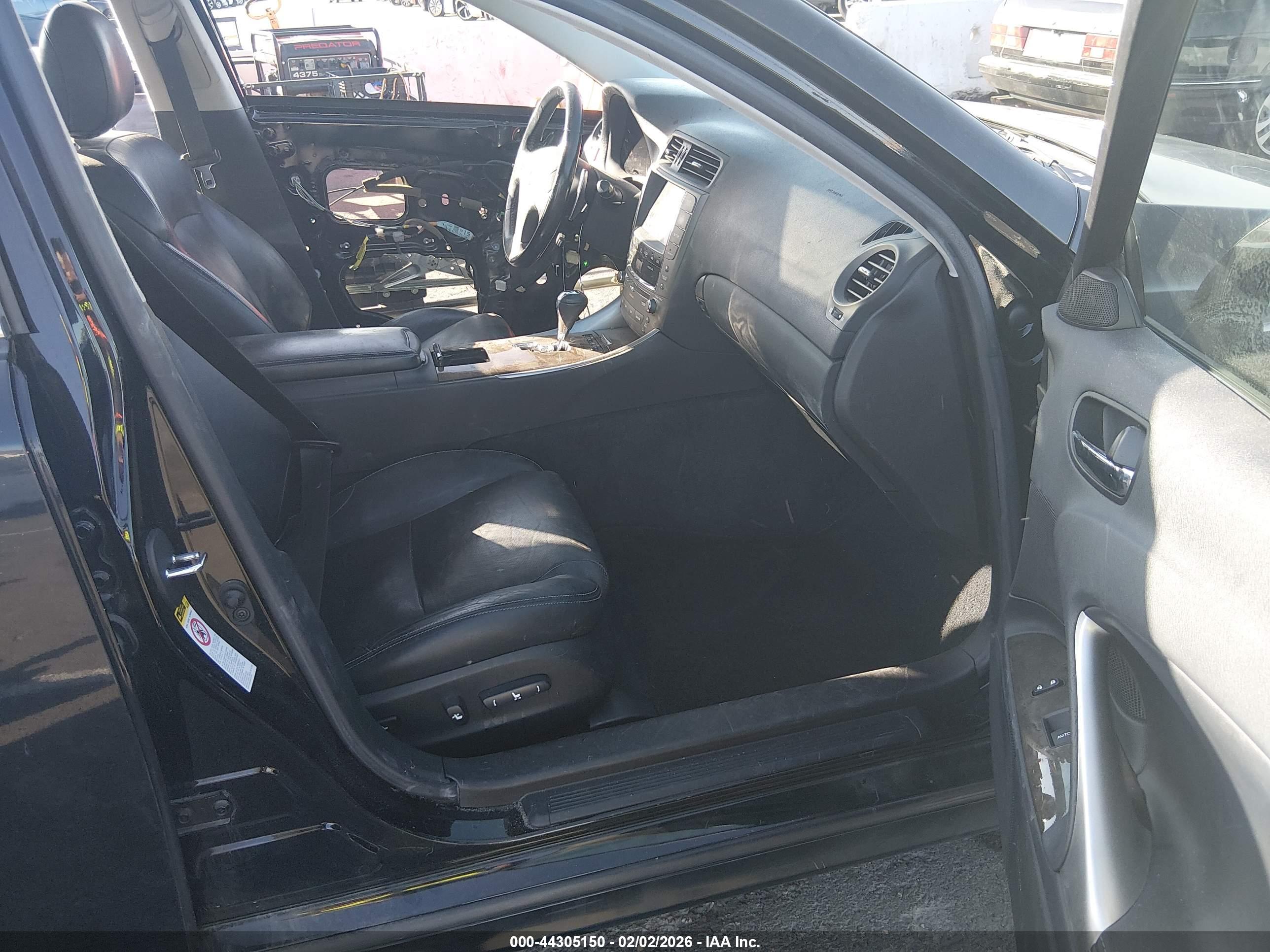 LEXUS IS image 5