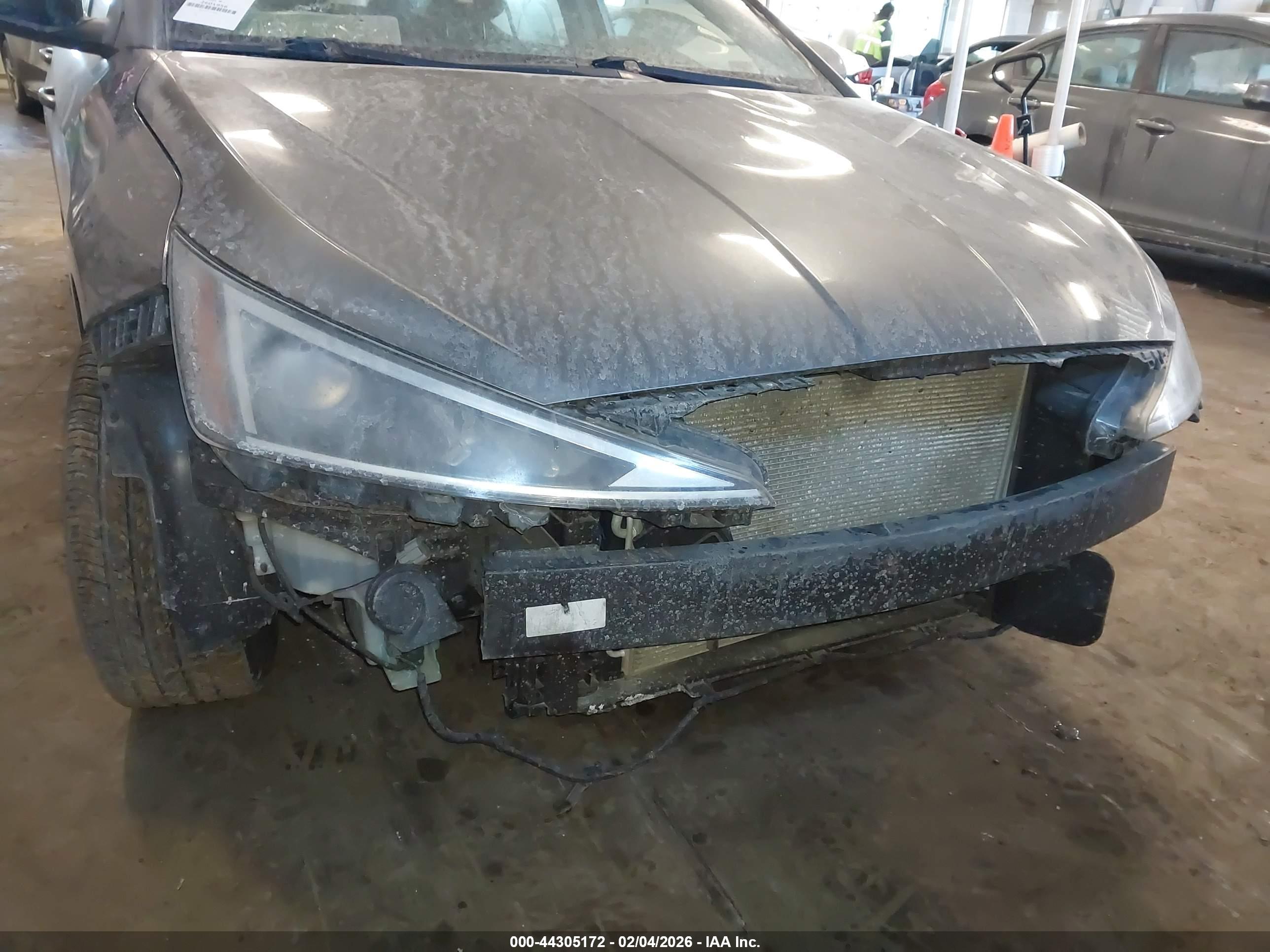 HYUNDAI ELANTRA image 6