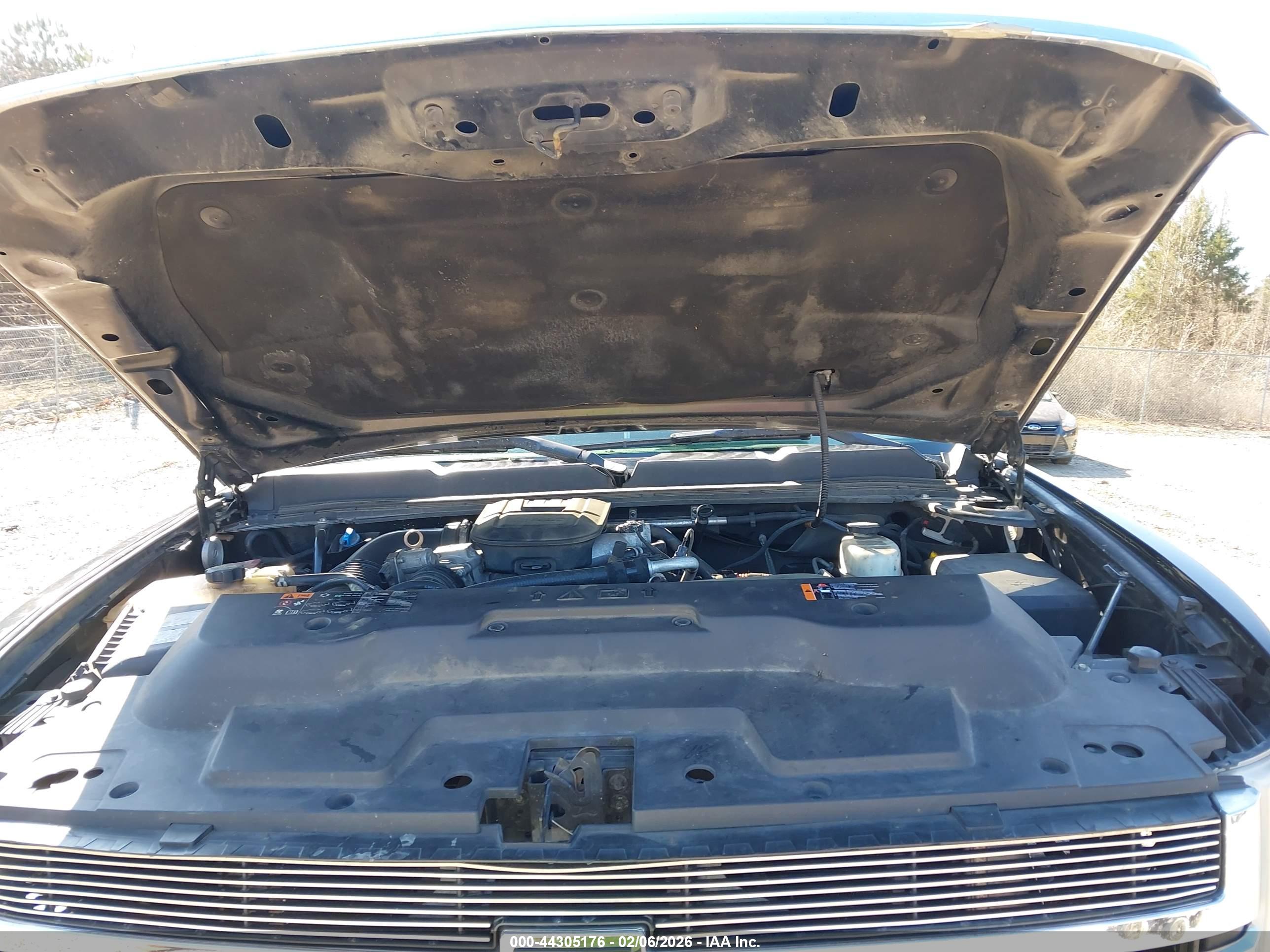 CHEVROLET SILVERADO image 10