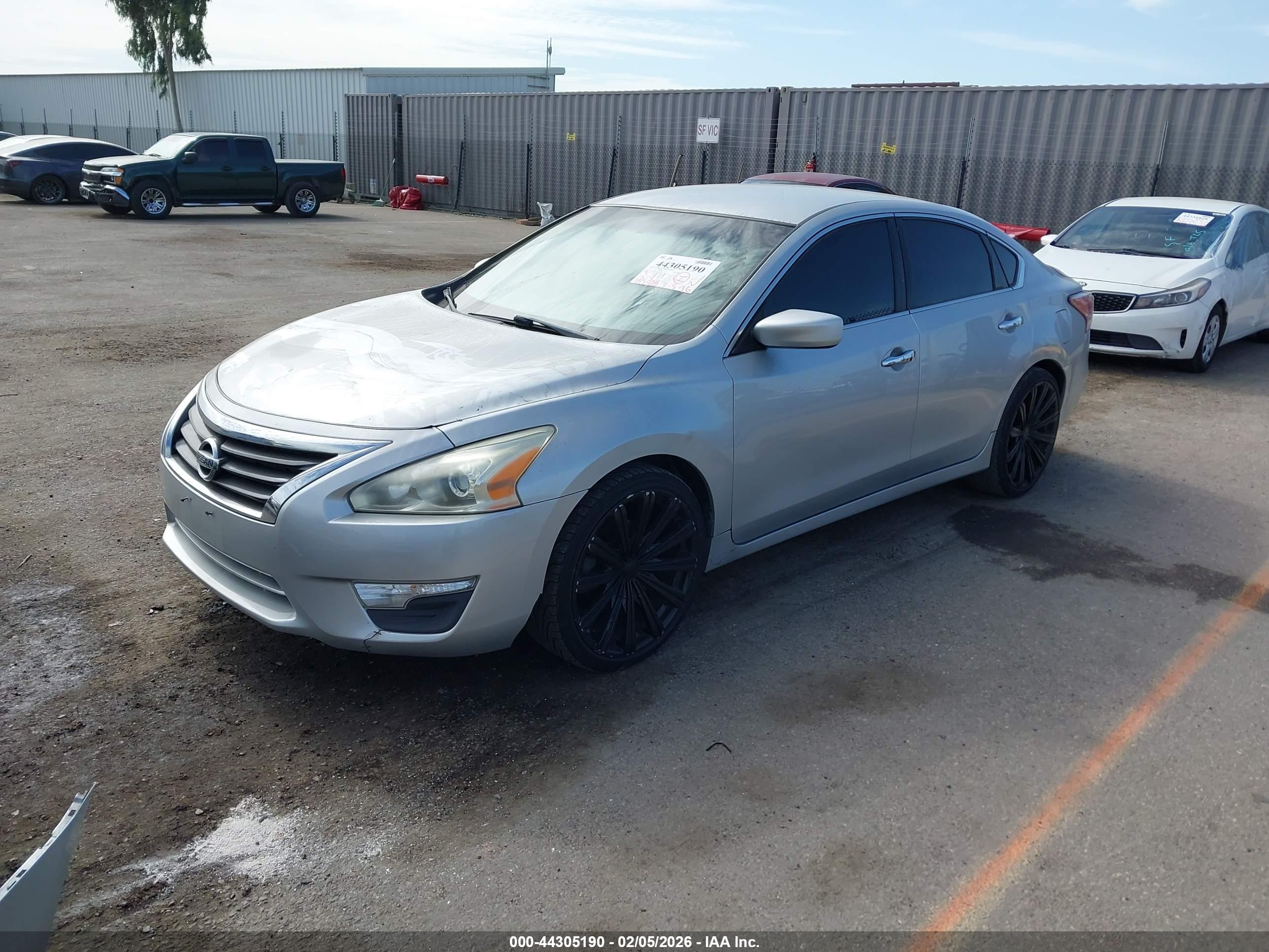 NISSAN ALTIMA image 2