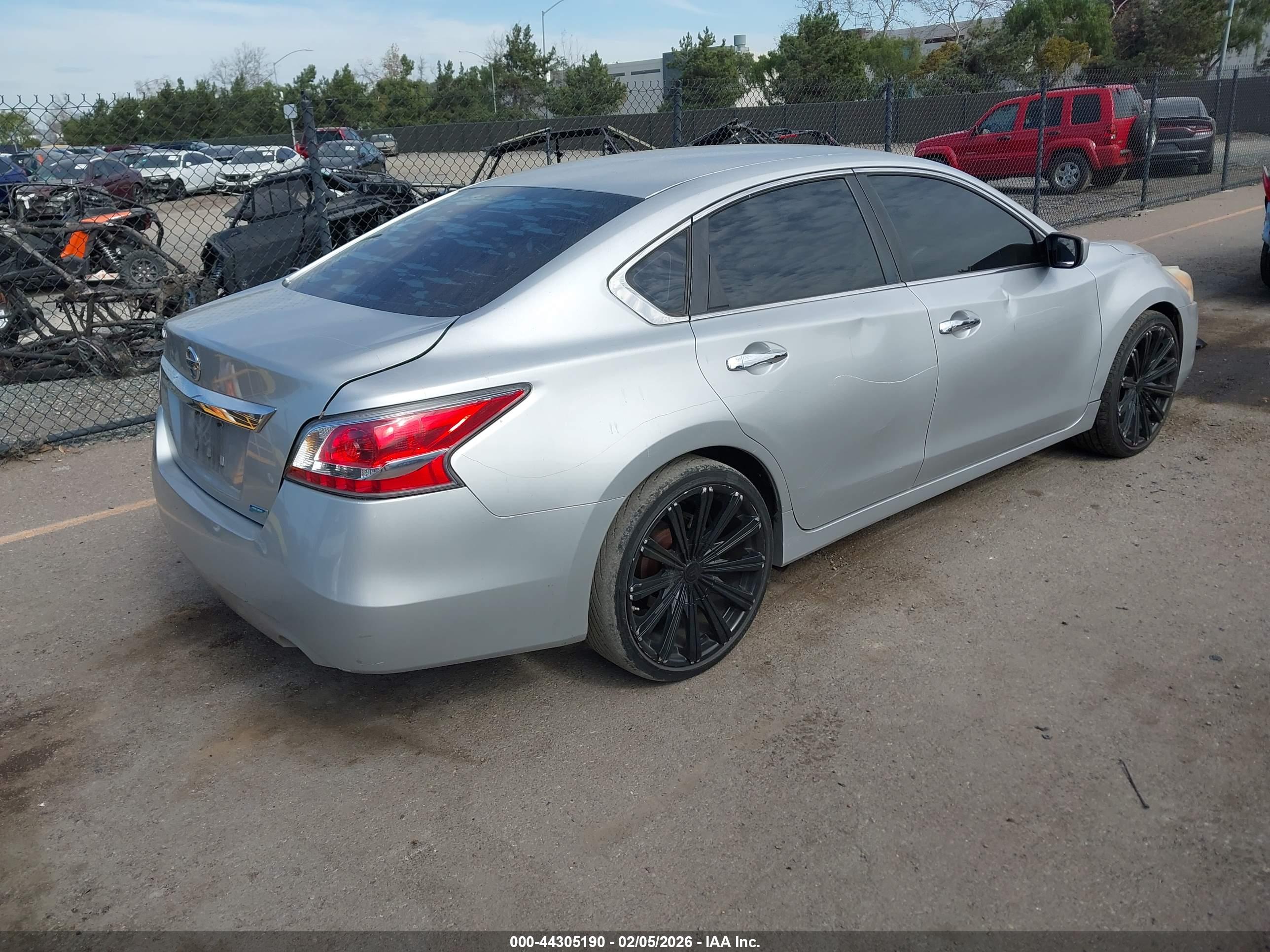 NISSAN ALTIMA image 4