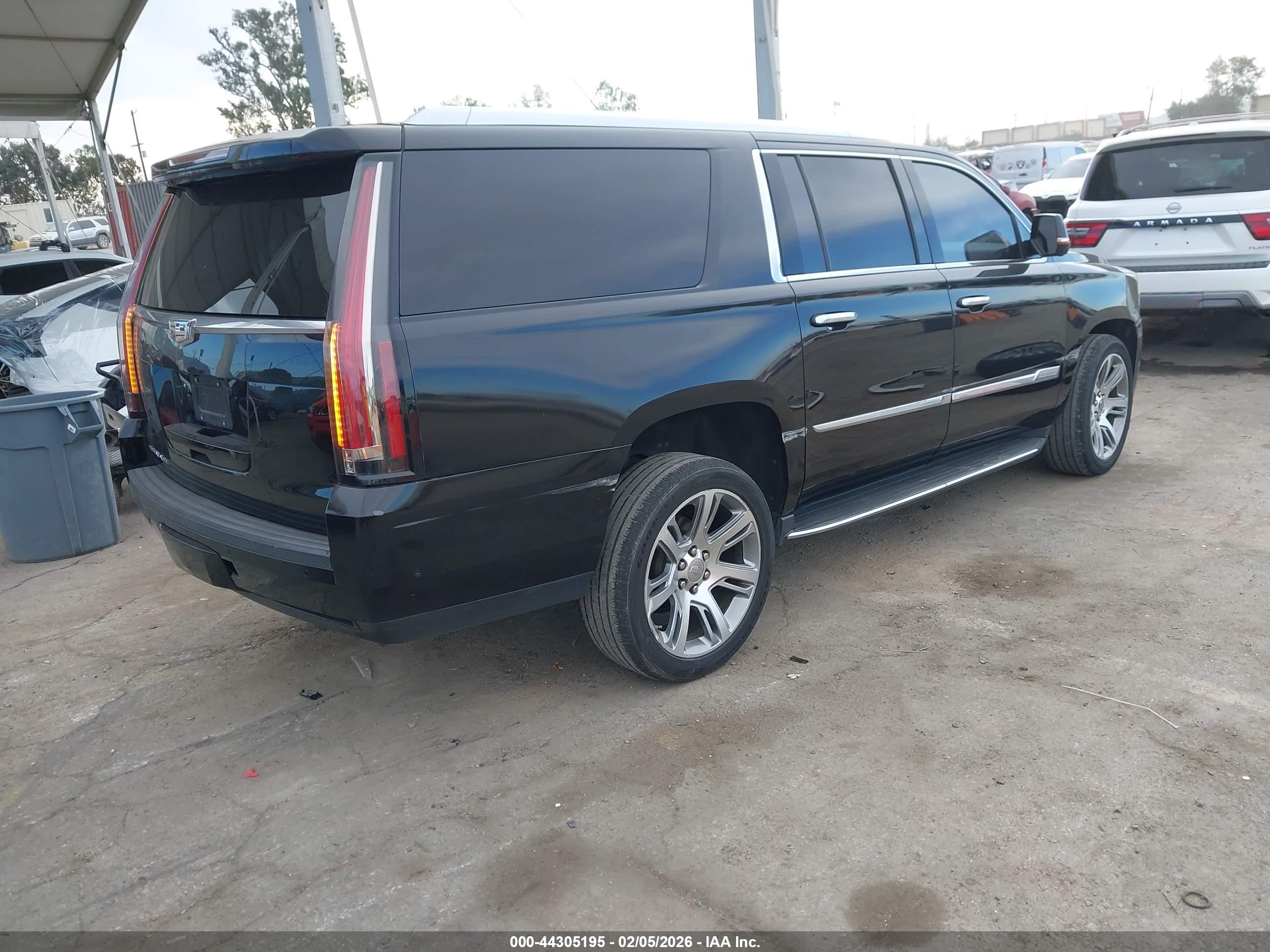 CADILLAC ESCALADE image 4