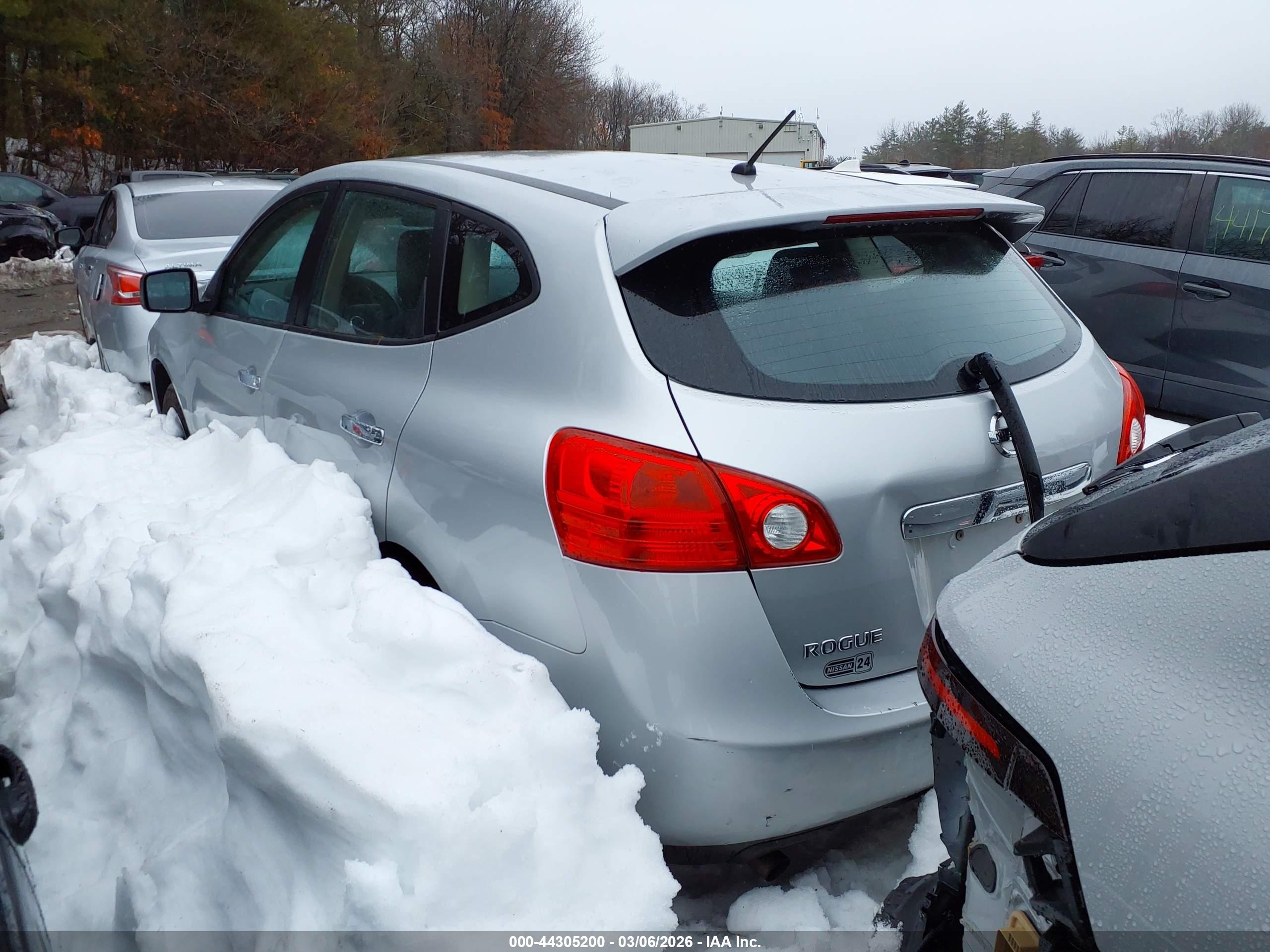 NISSAN ROGUE image 3