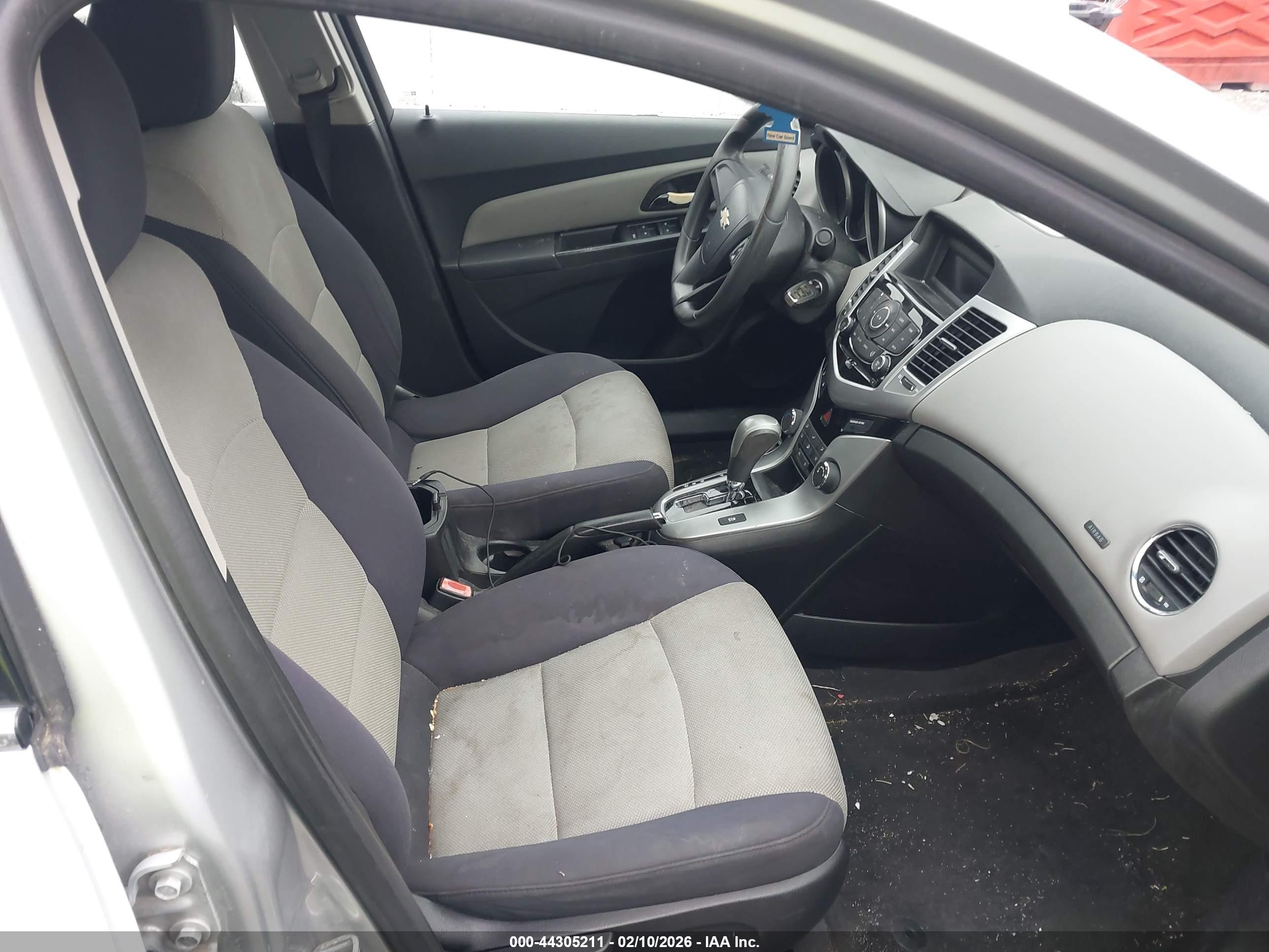 CHEVROLET CRUZE image 5
