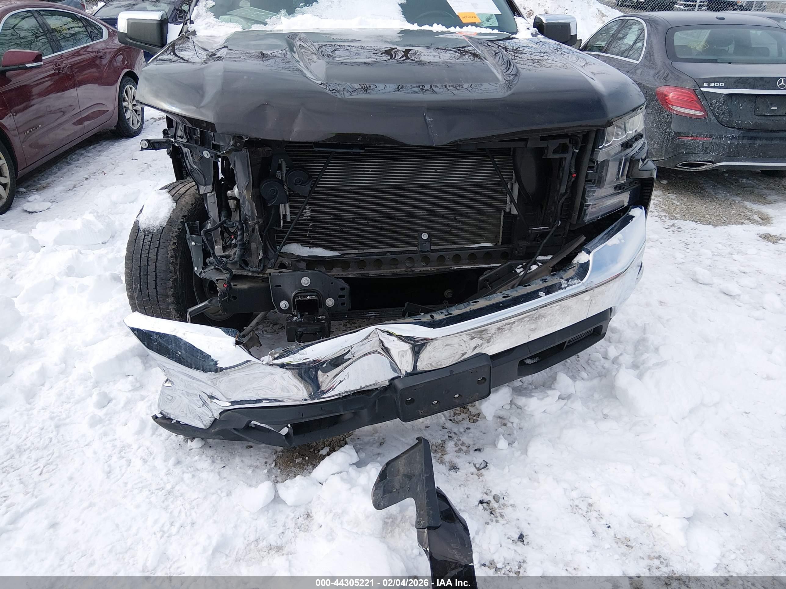 CHEVROLET SILVERADO image 6
