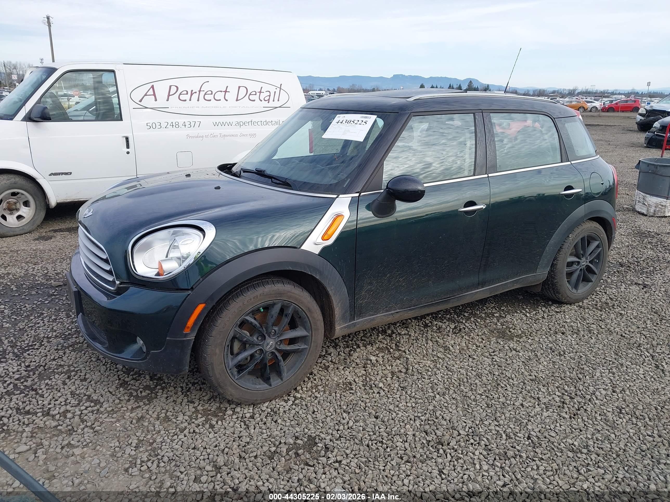 MINI COOPER image 2