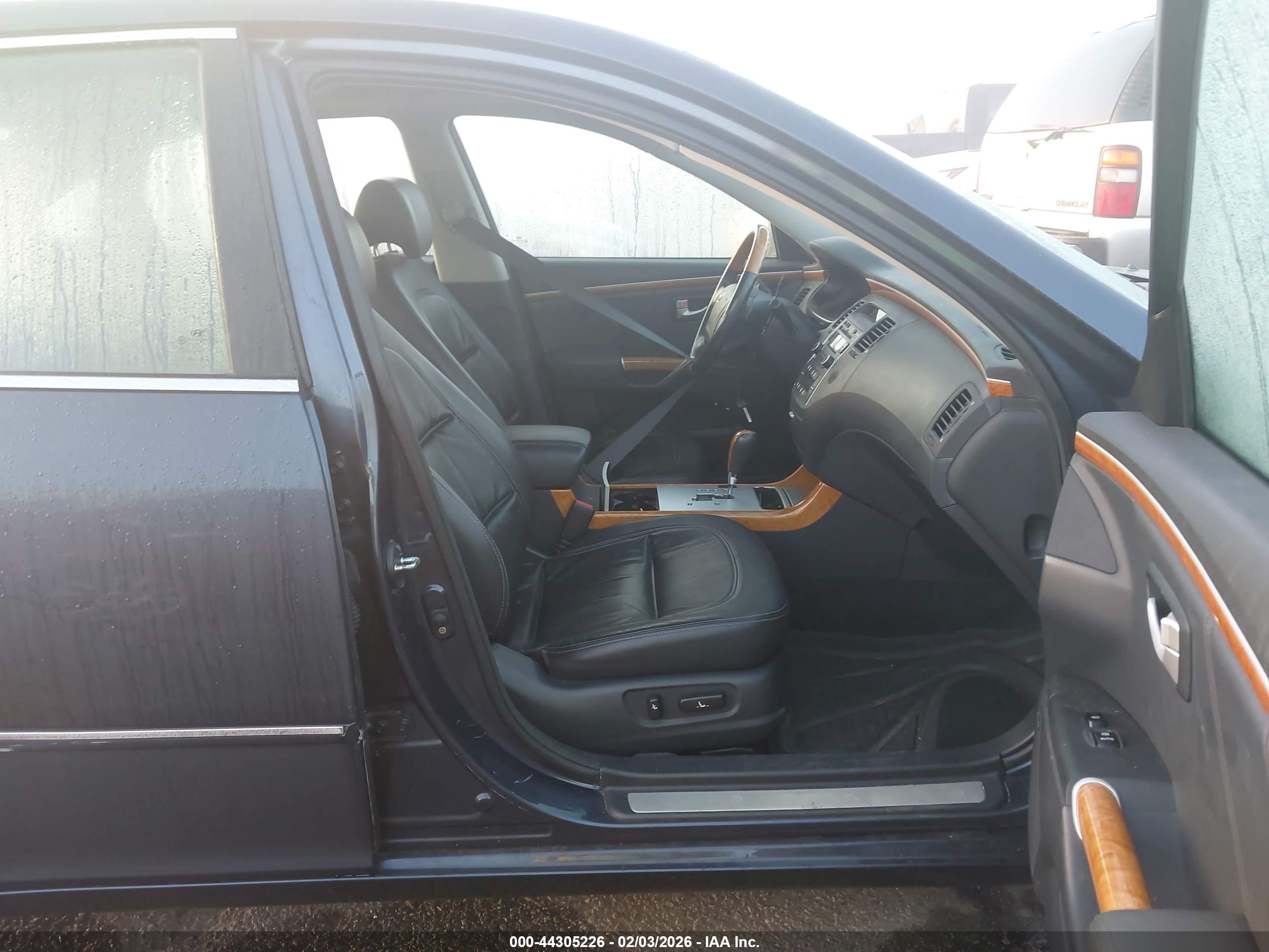 HYUNDAI AZERA image 5