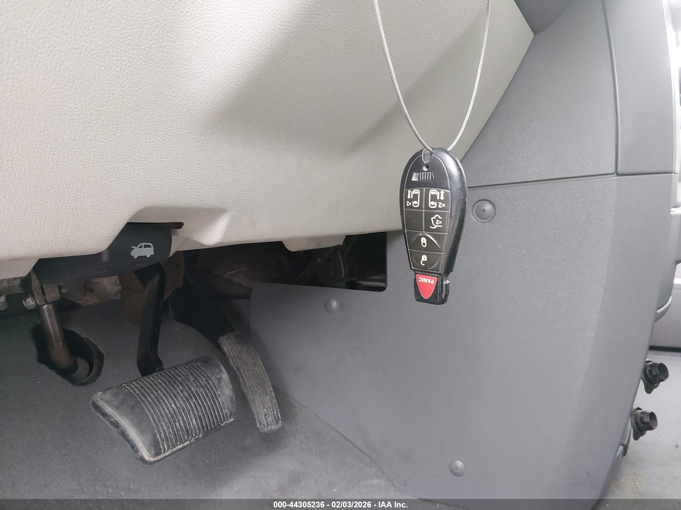 CHRYSLER TOWN image 11