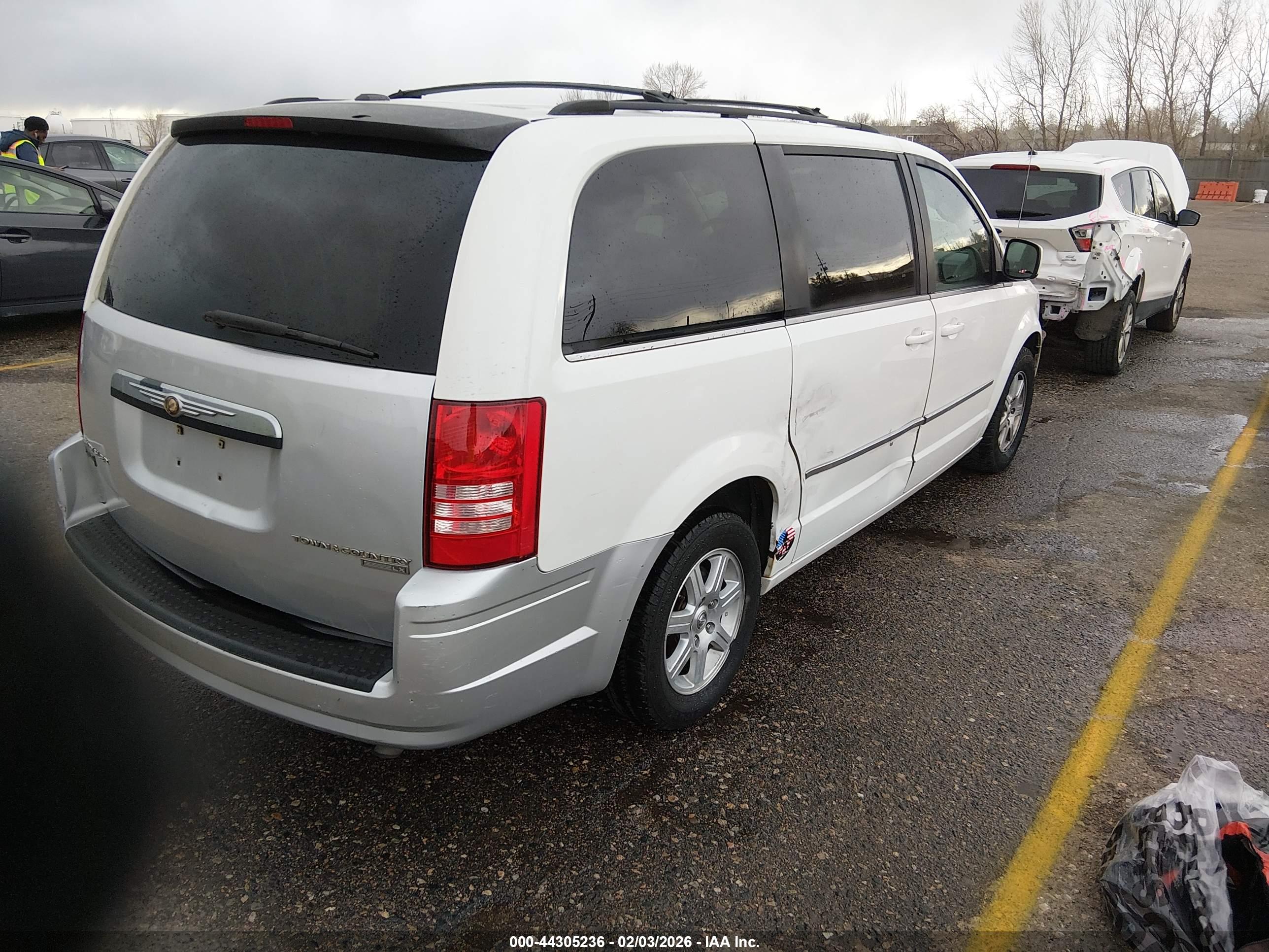 CHRYSLER TOWN image 4