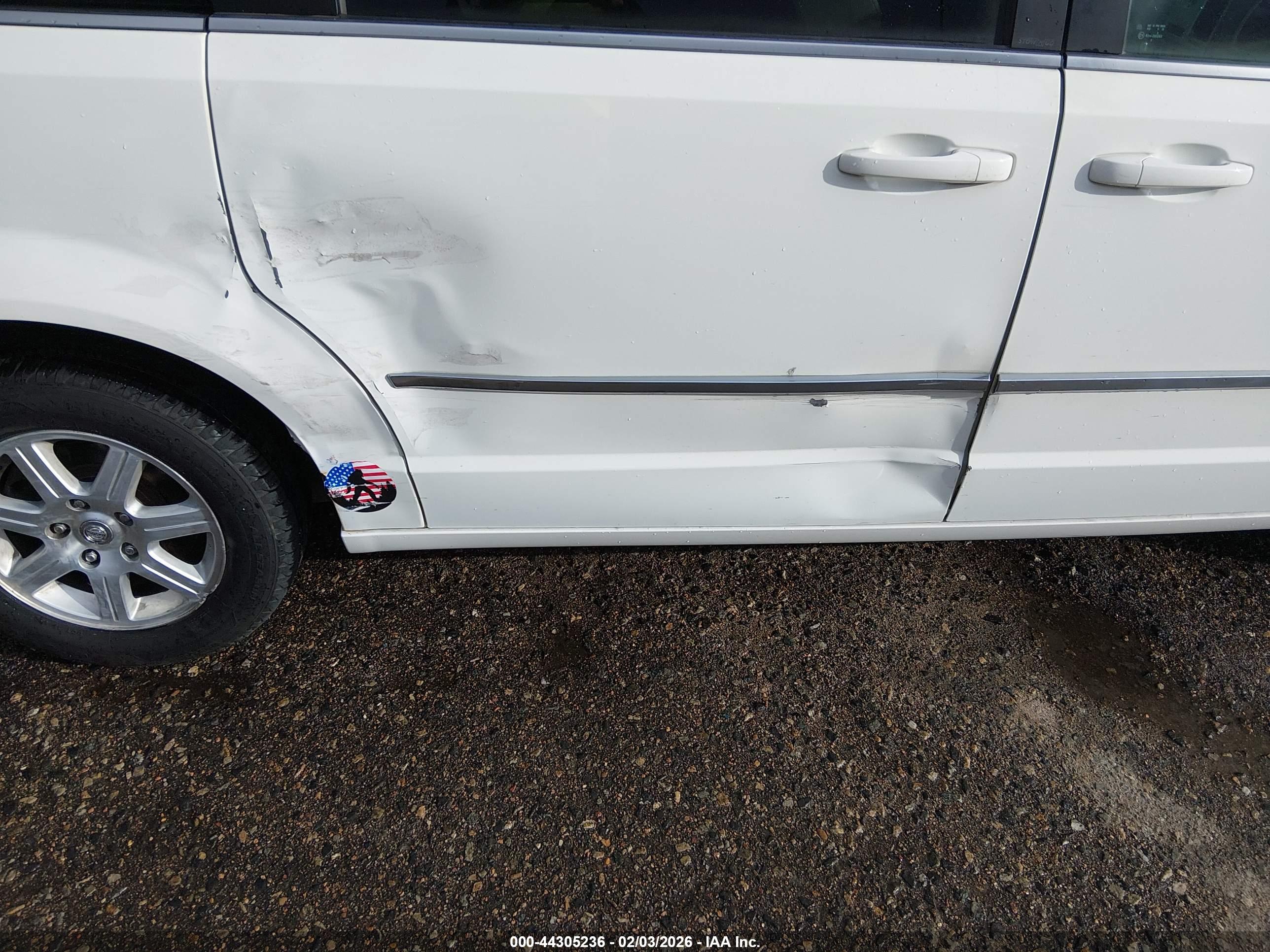 CHRYSLER TOWN image 6