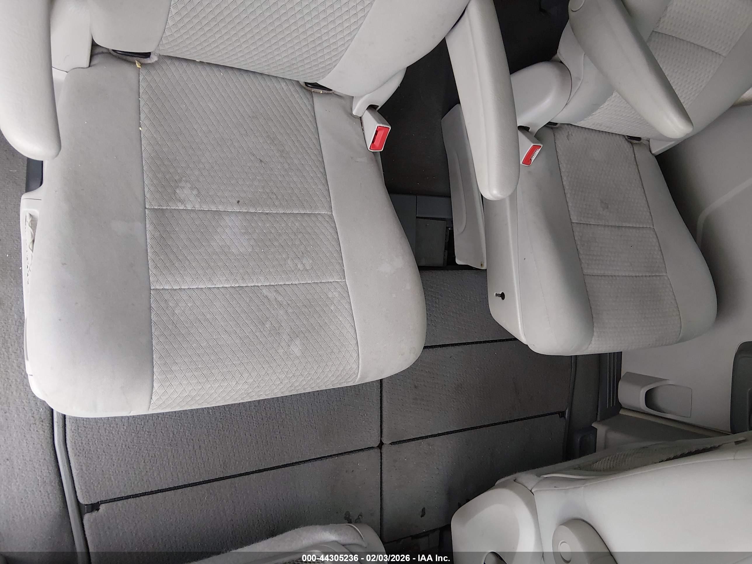 CHRYSLER TOWN image 8