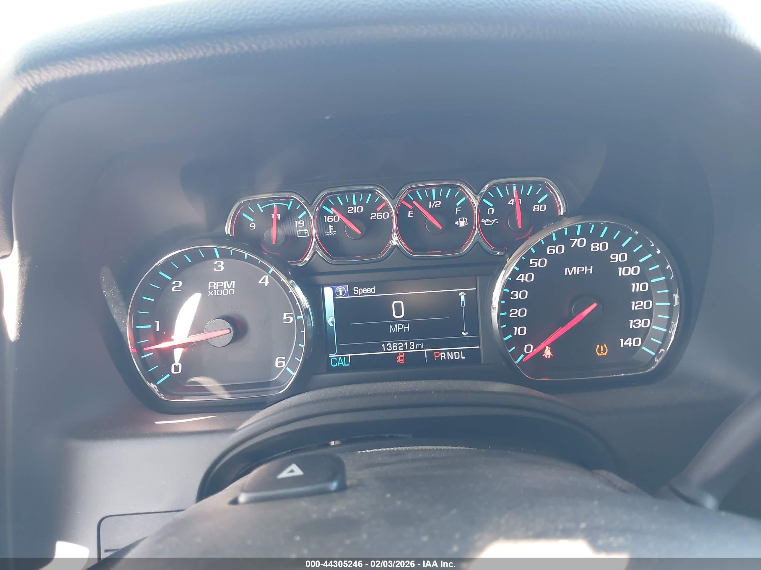 CHEVROLET SUBURBAN image 7