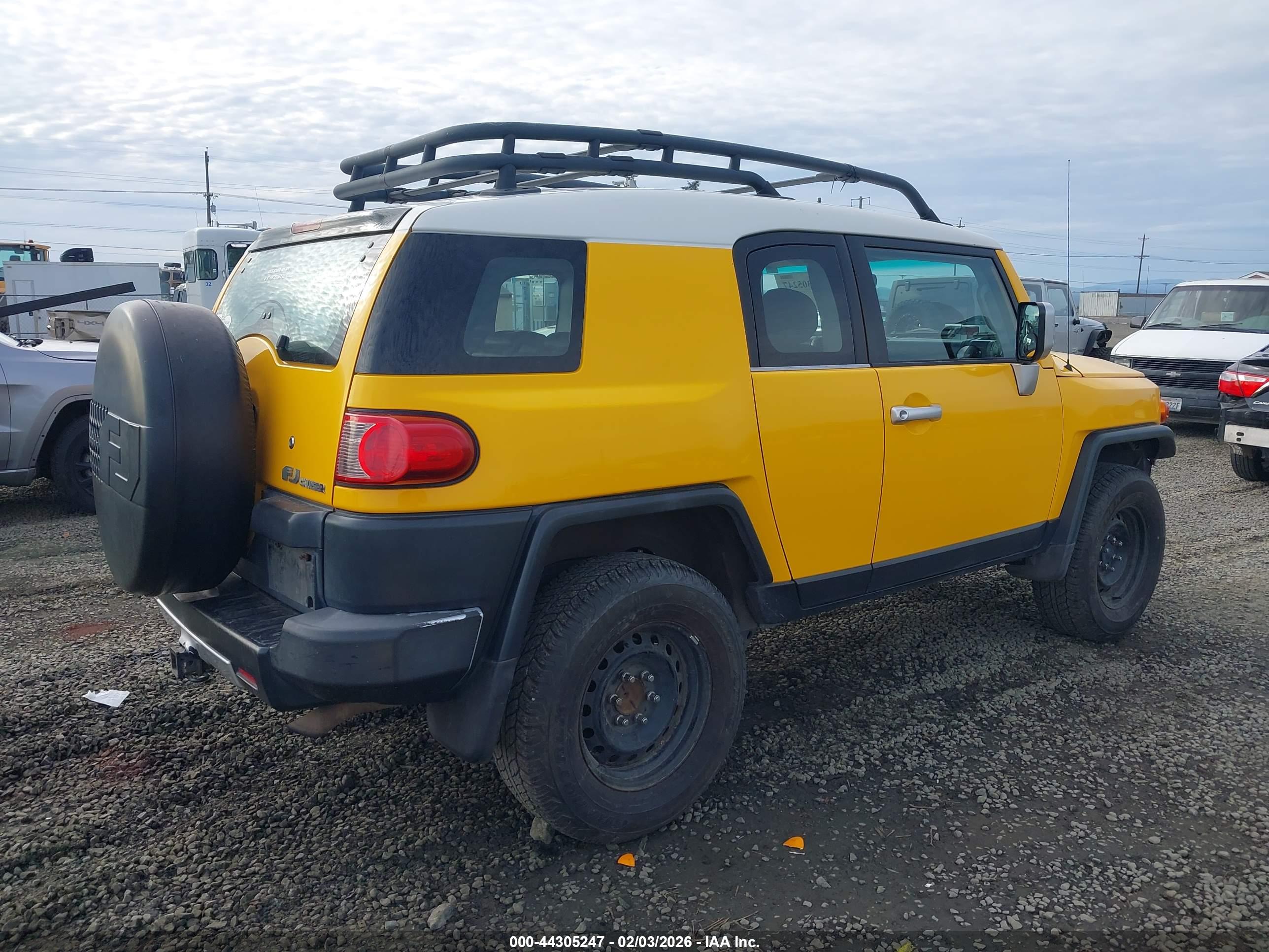 TOYOTA FJ image 4