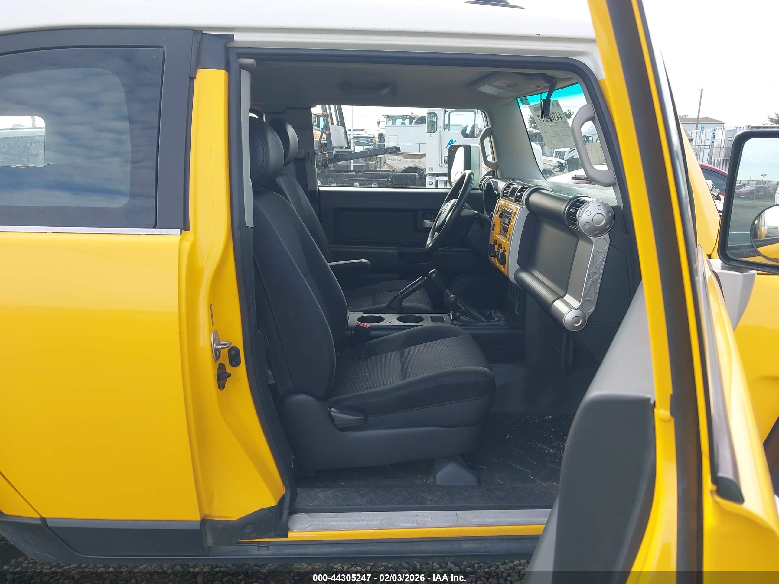 TOYOTA FJ image 5