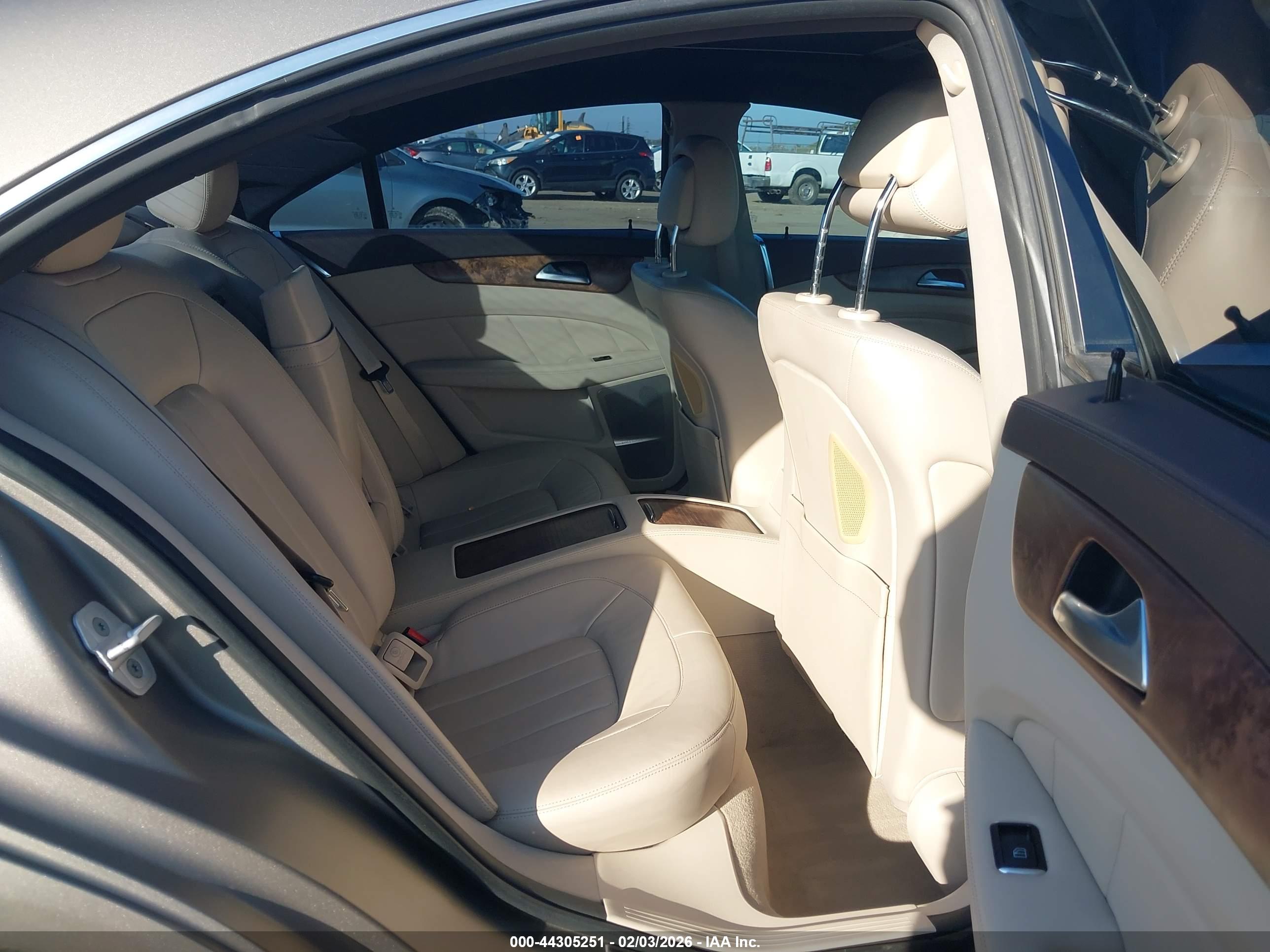 MERCEDES-BENZ CLS image 8