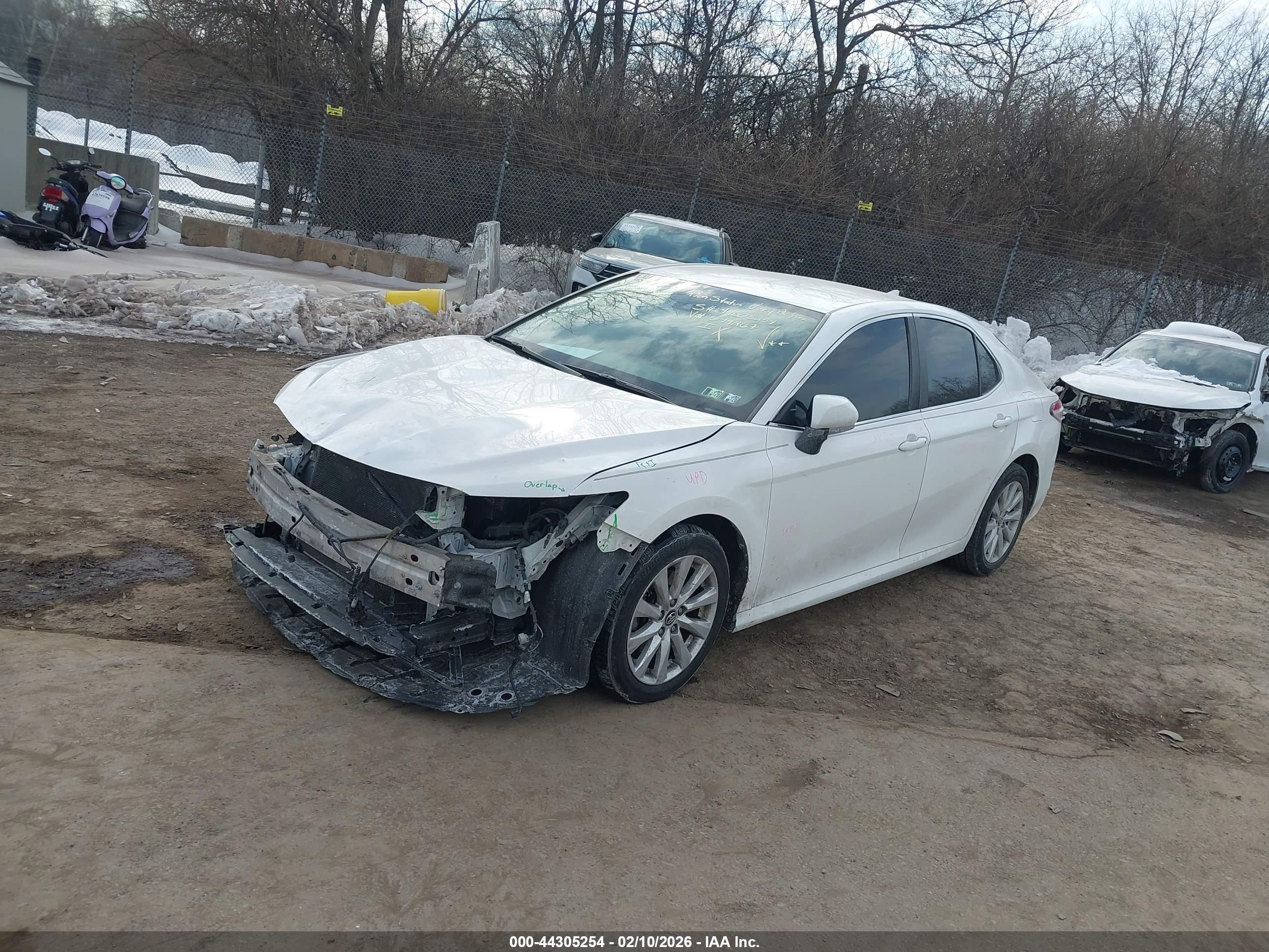 TOYOTA CAMRY image 2