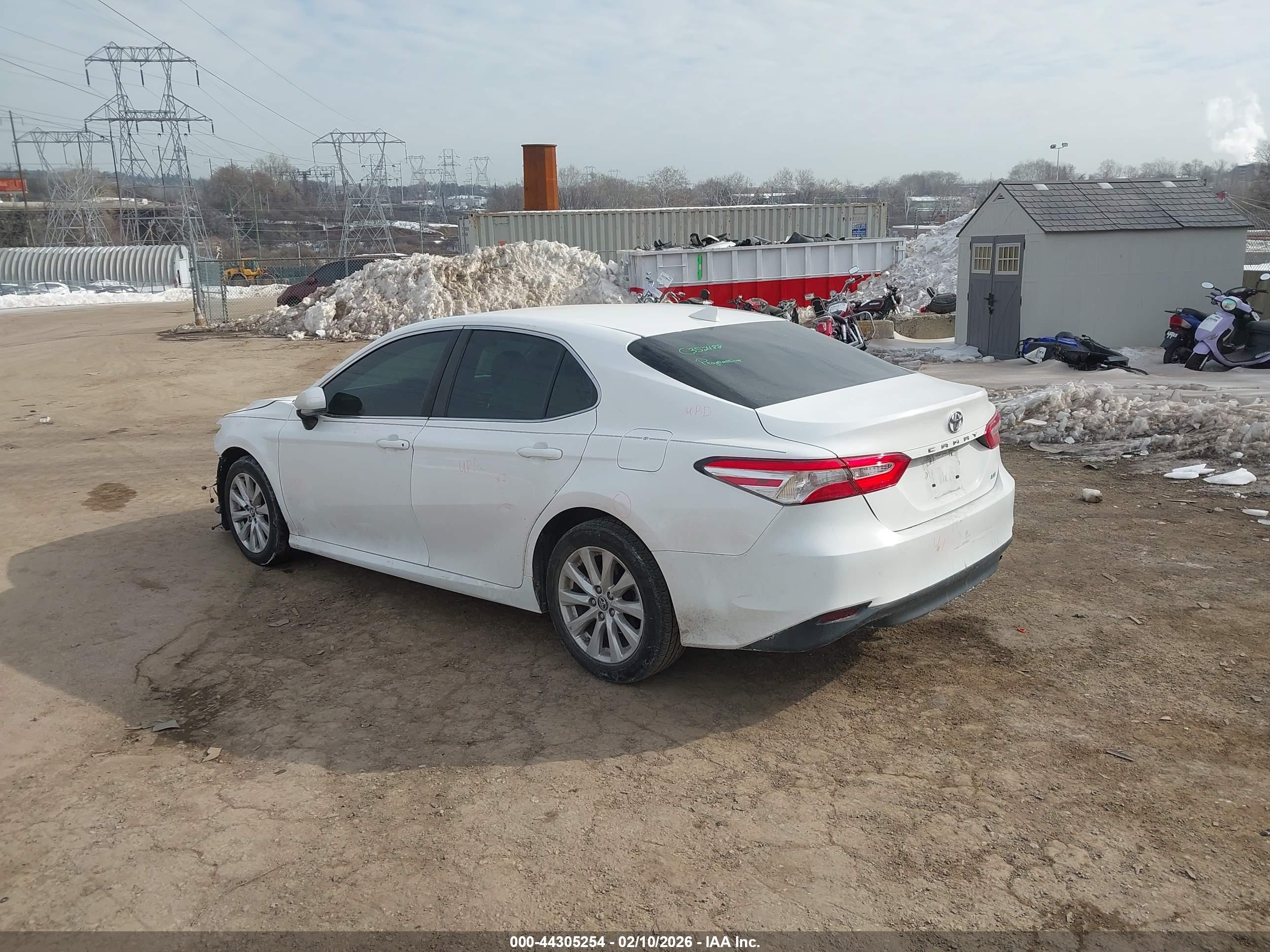 TOYOTA CAMRY image 3