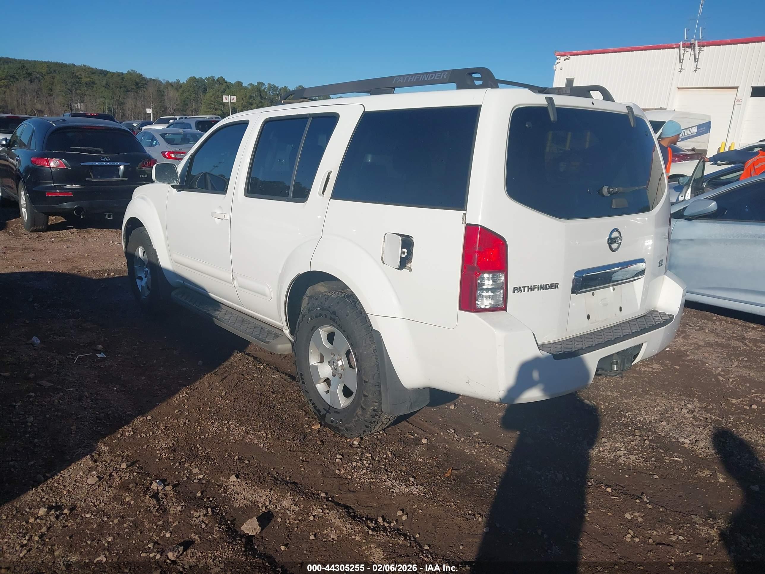 NISSAN PATHFINDER image 3