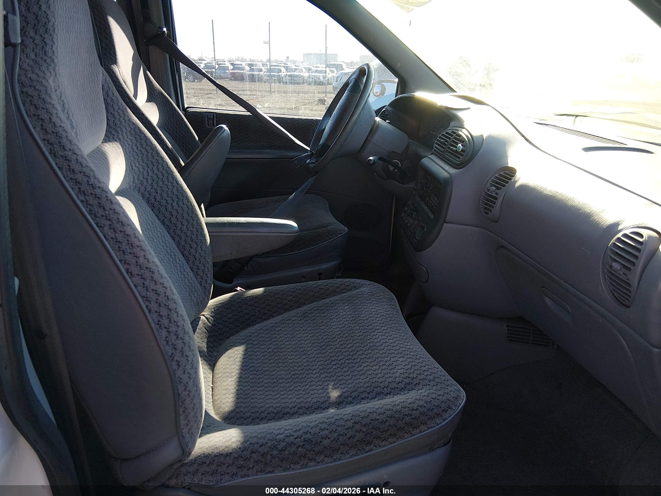 DODGE GRAND image 5