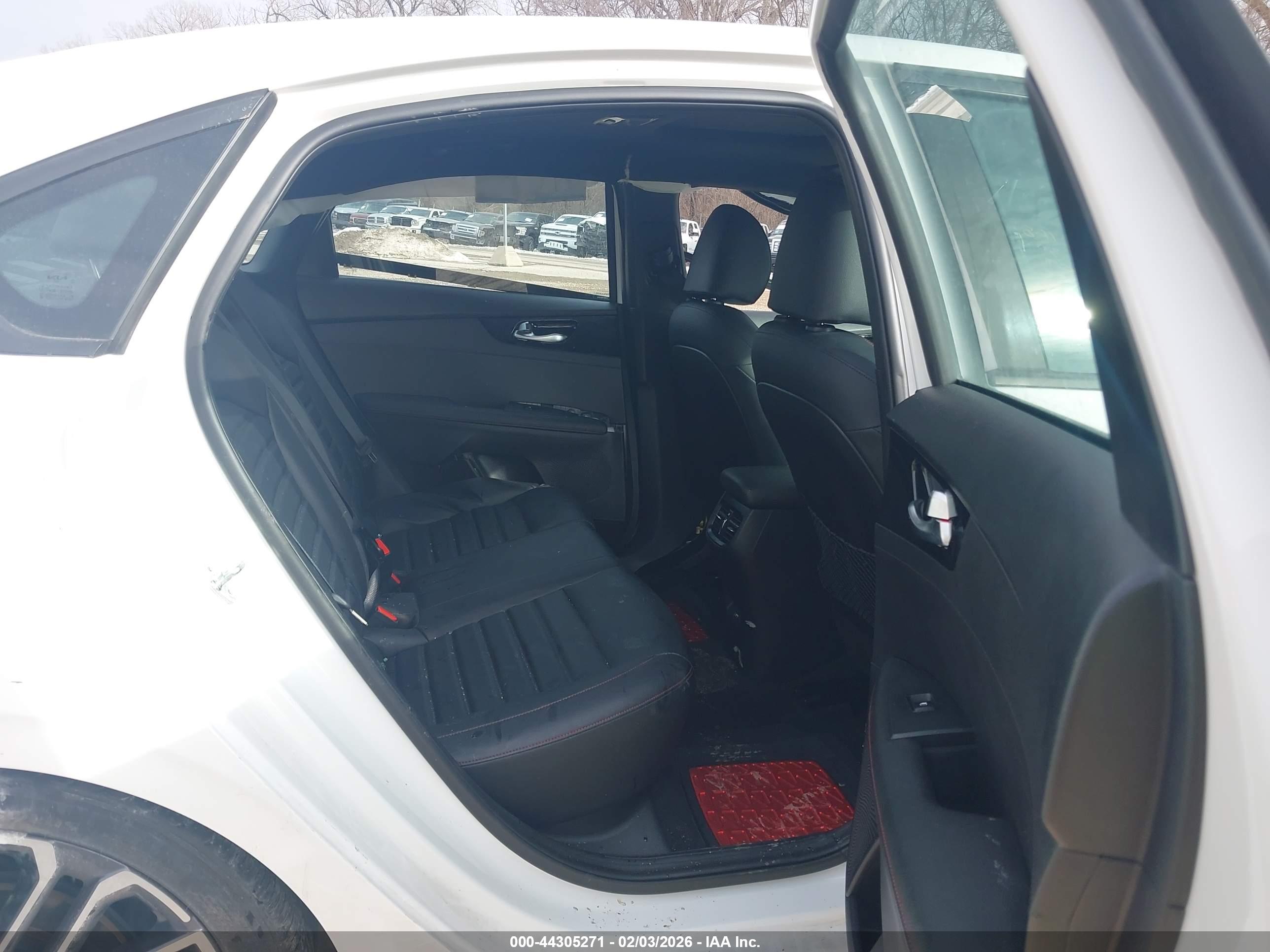 KIA FORTE image 8