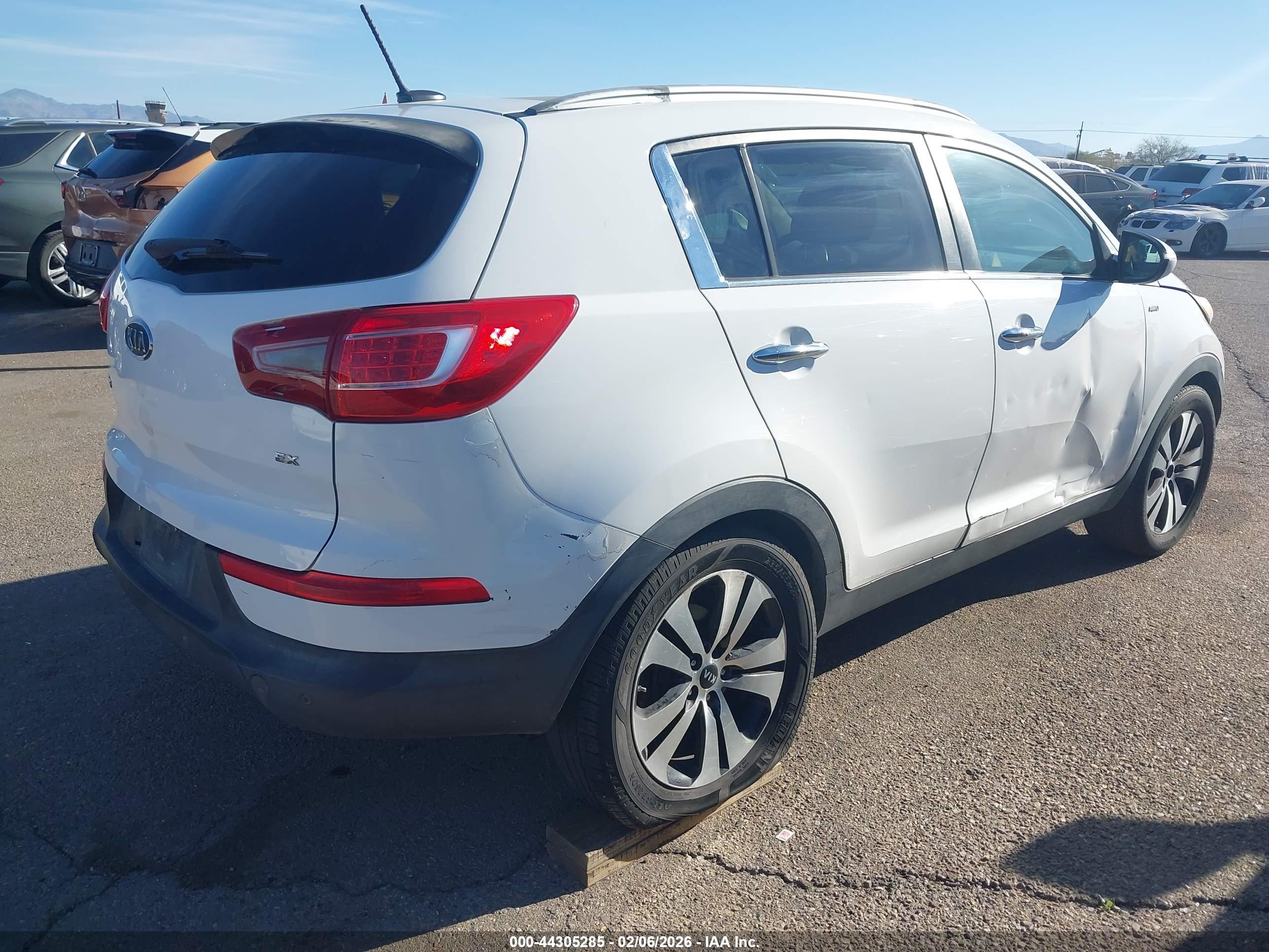KIA SPORTAGE image 4