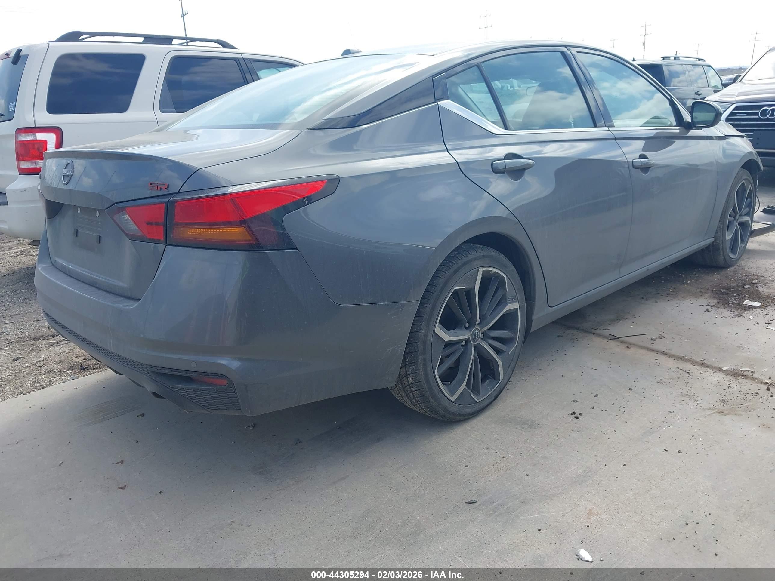 NISSAN ALTIMA image 4