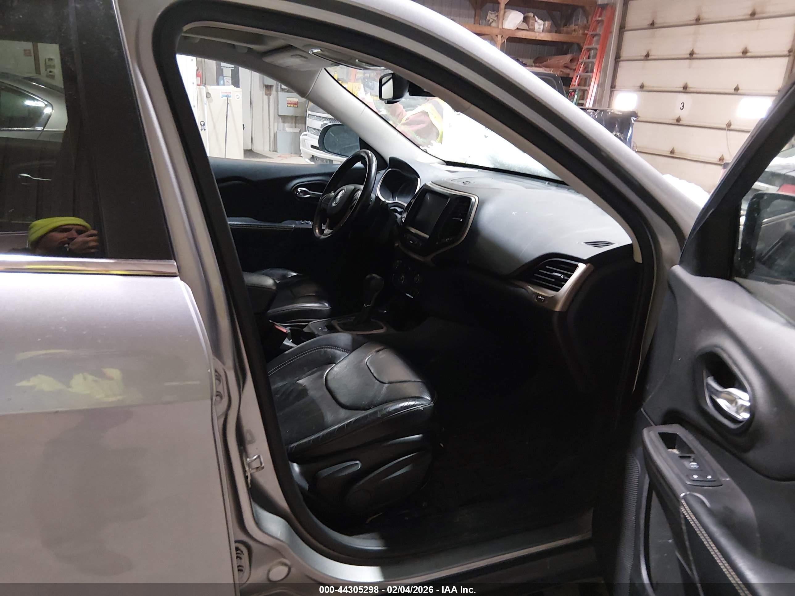 JEEP CHEROKEE image 5