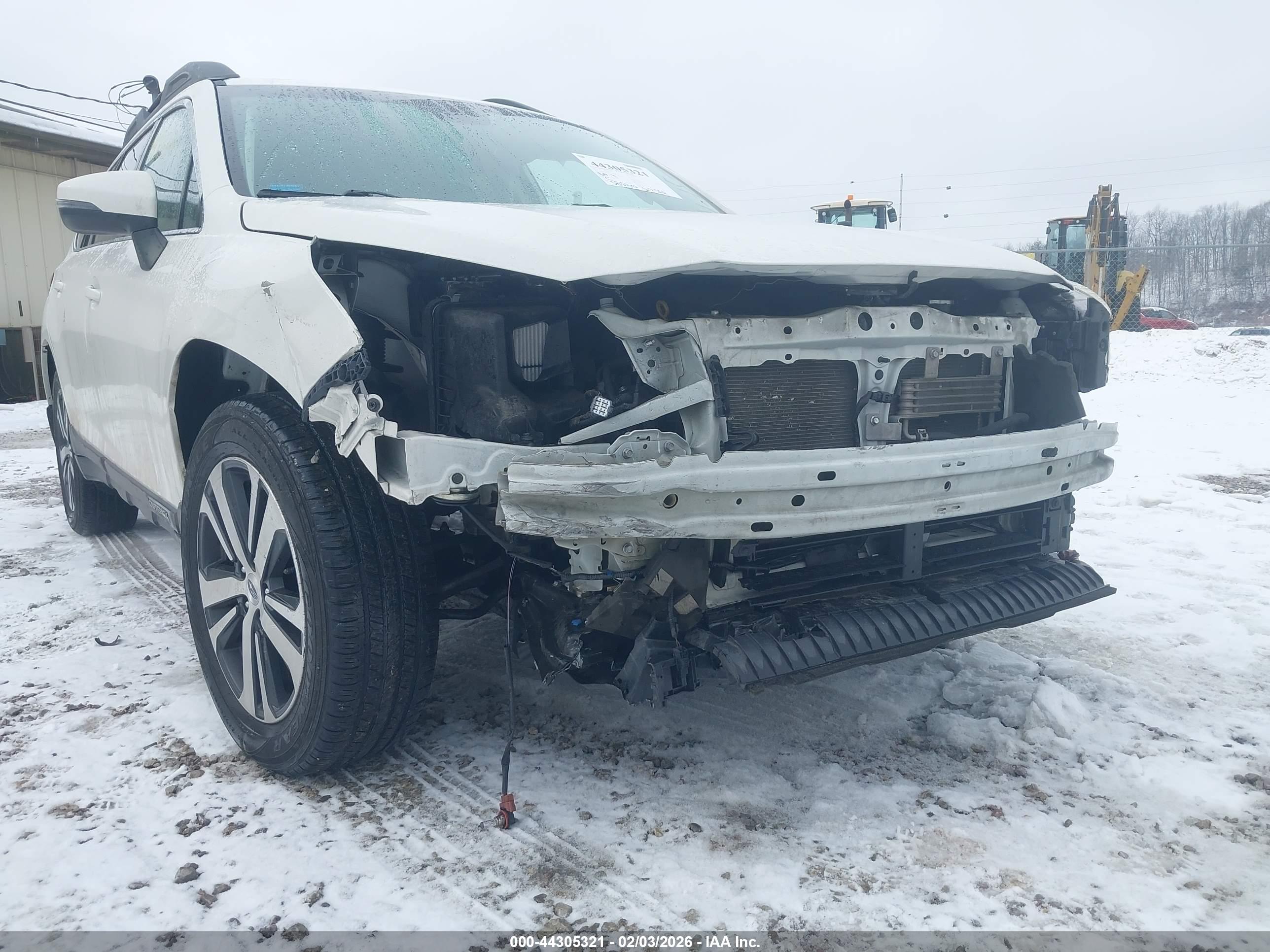 SUBARU OUTBACK image 6