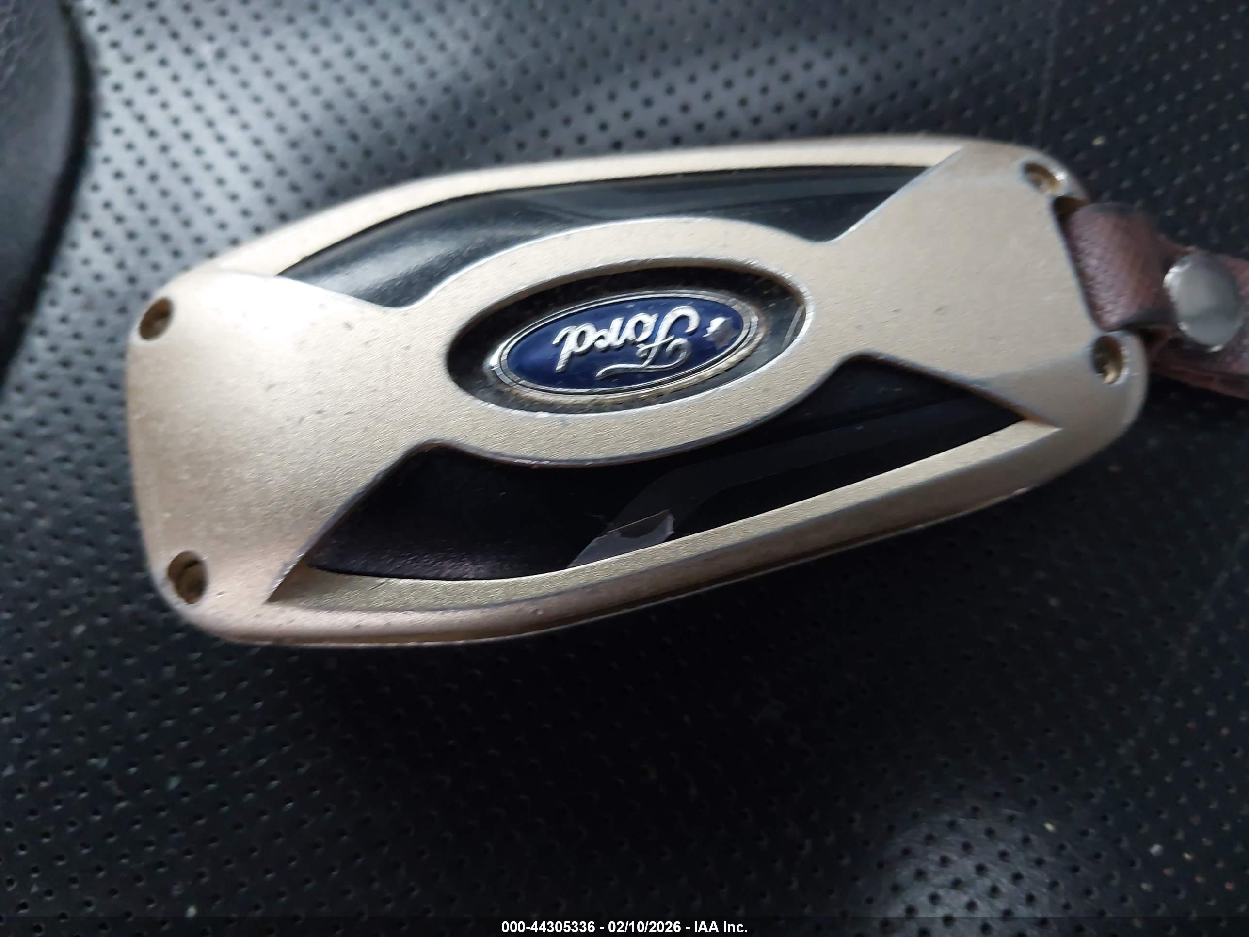 FORD FUSION image 11
