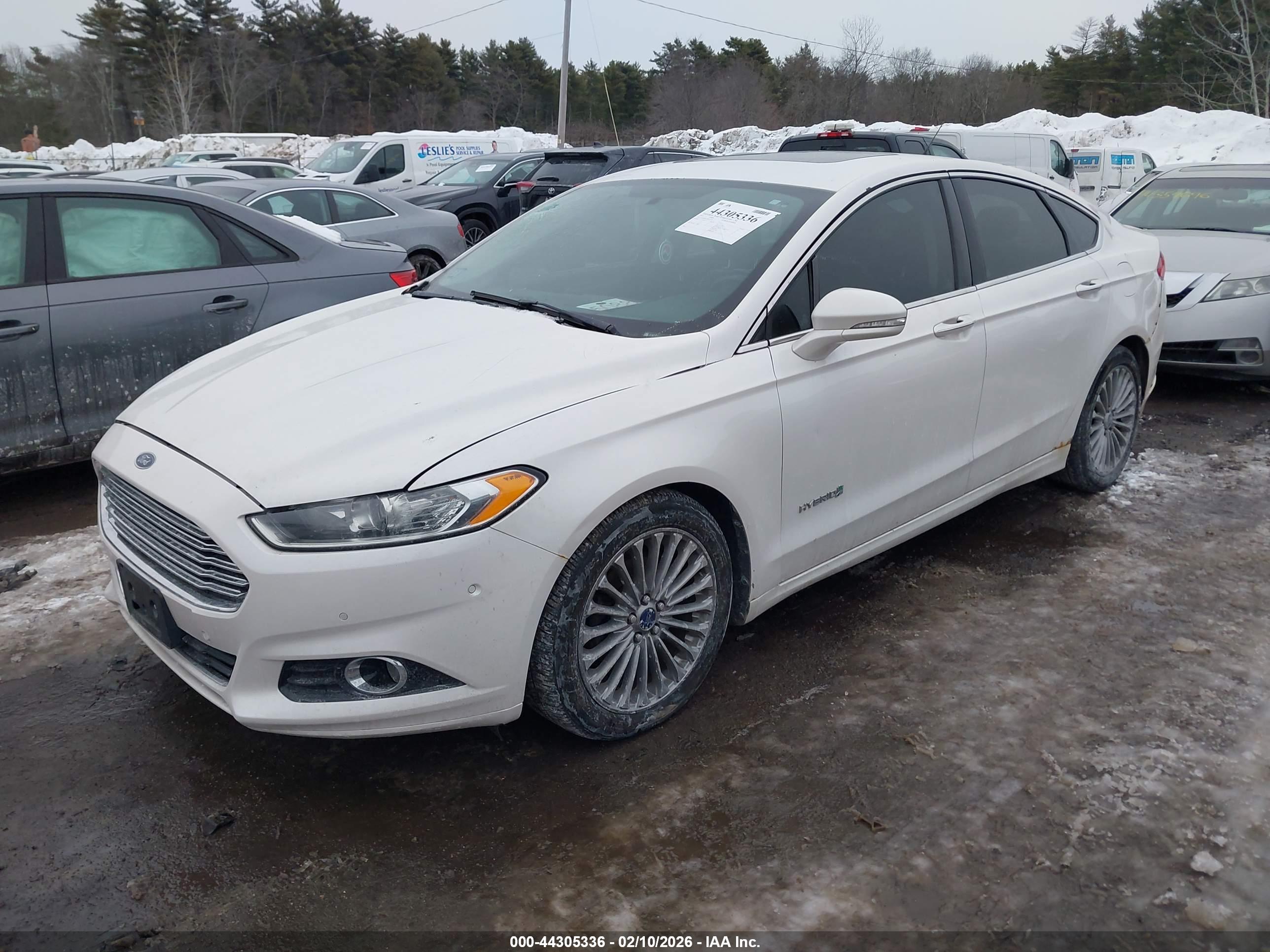 FORD FUSION image 2