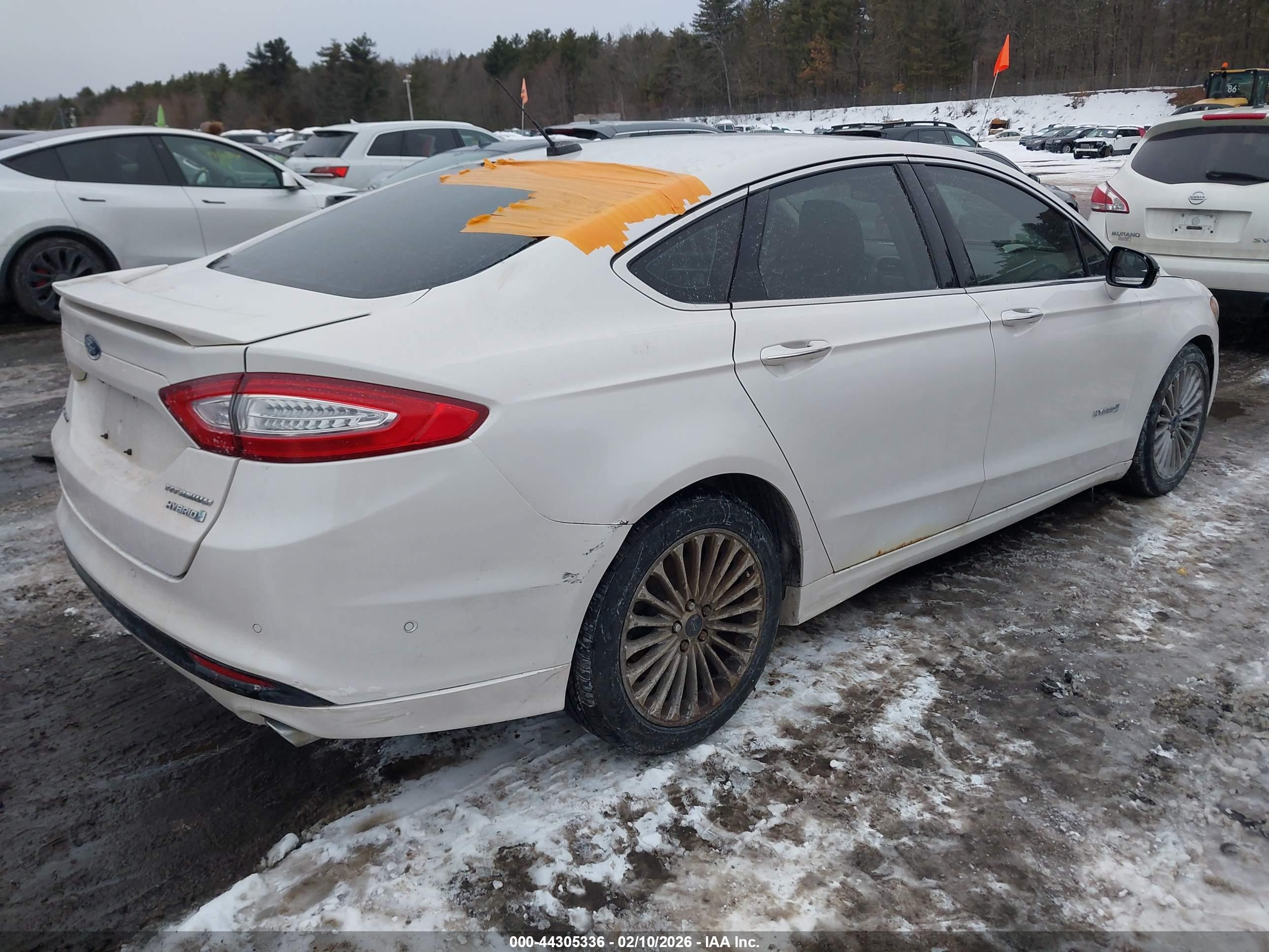 FORD FUSION image 4