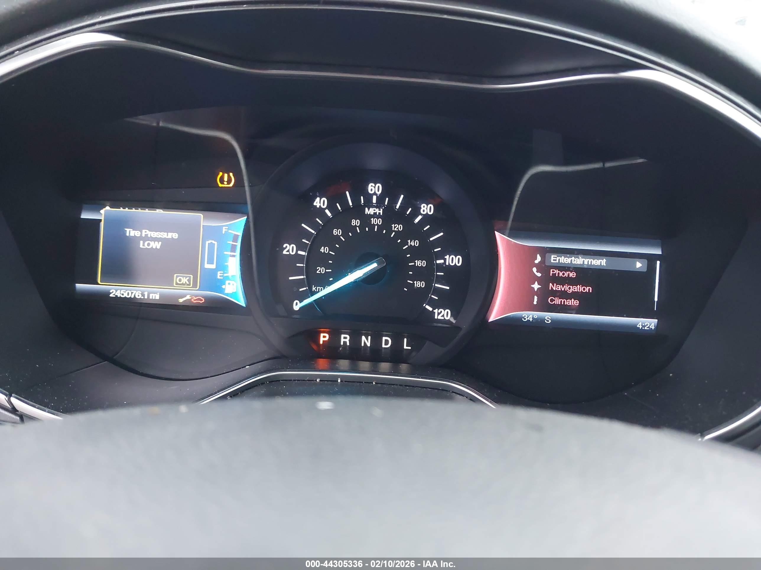 FORD FUSION image 7