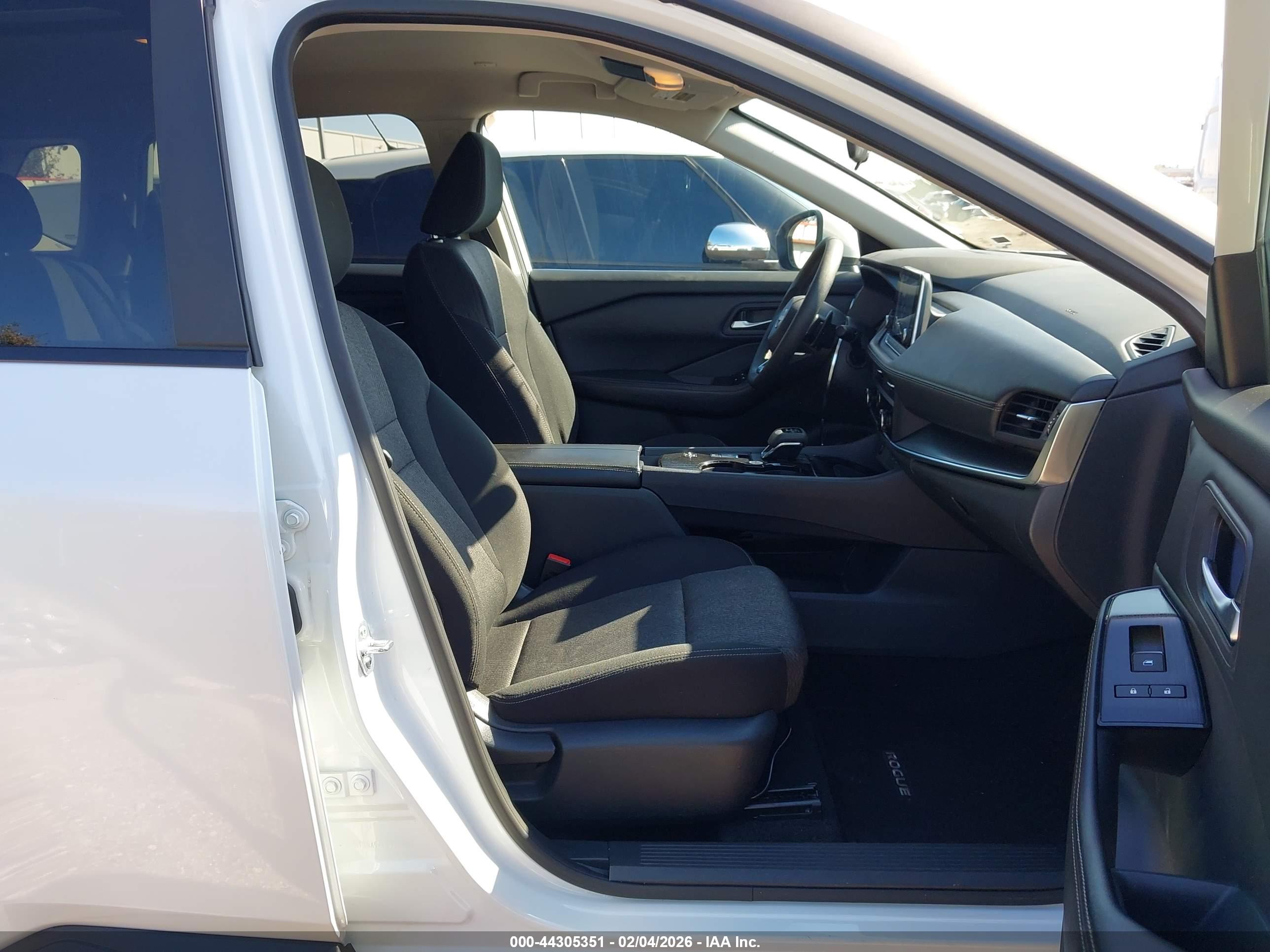 NISSAN ROGUE image 5