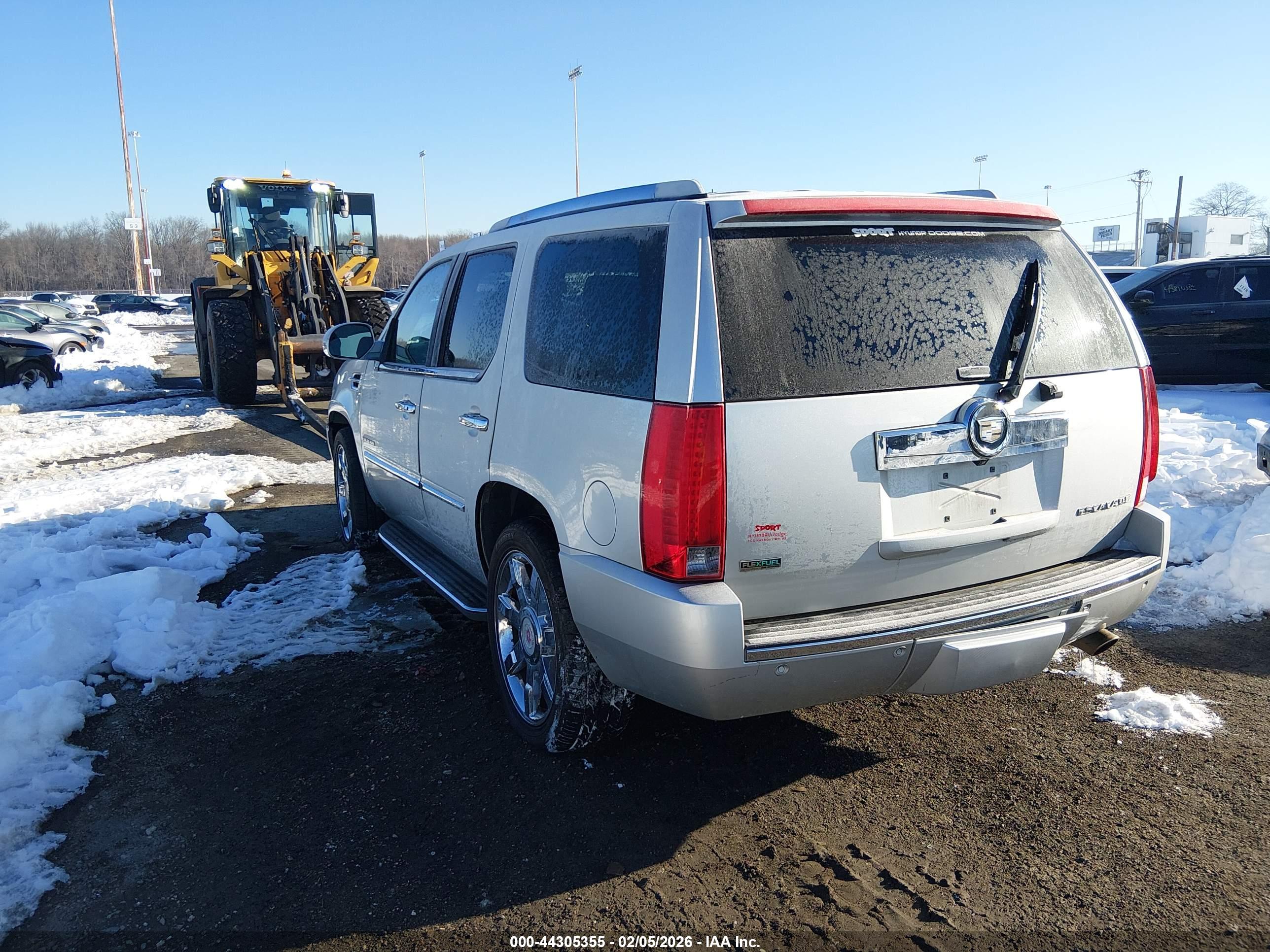 CADILLAC ESCALADE image 3