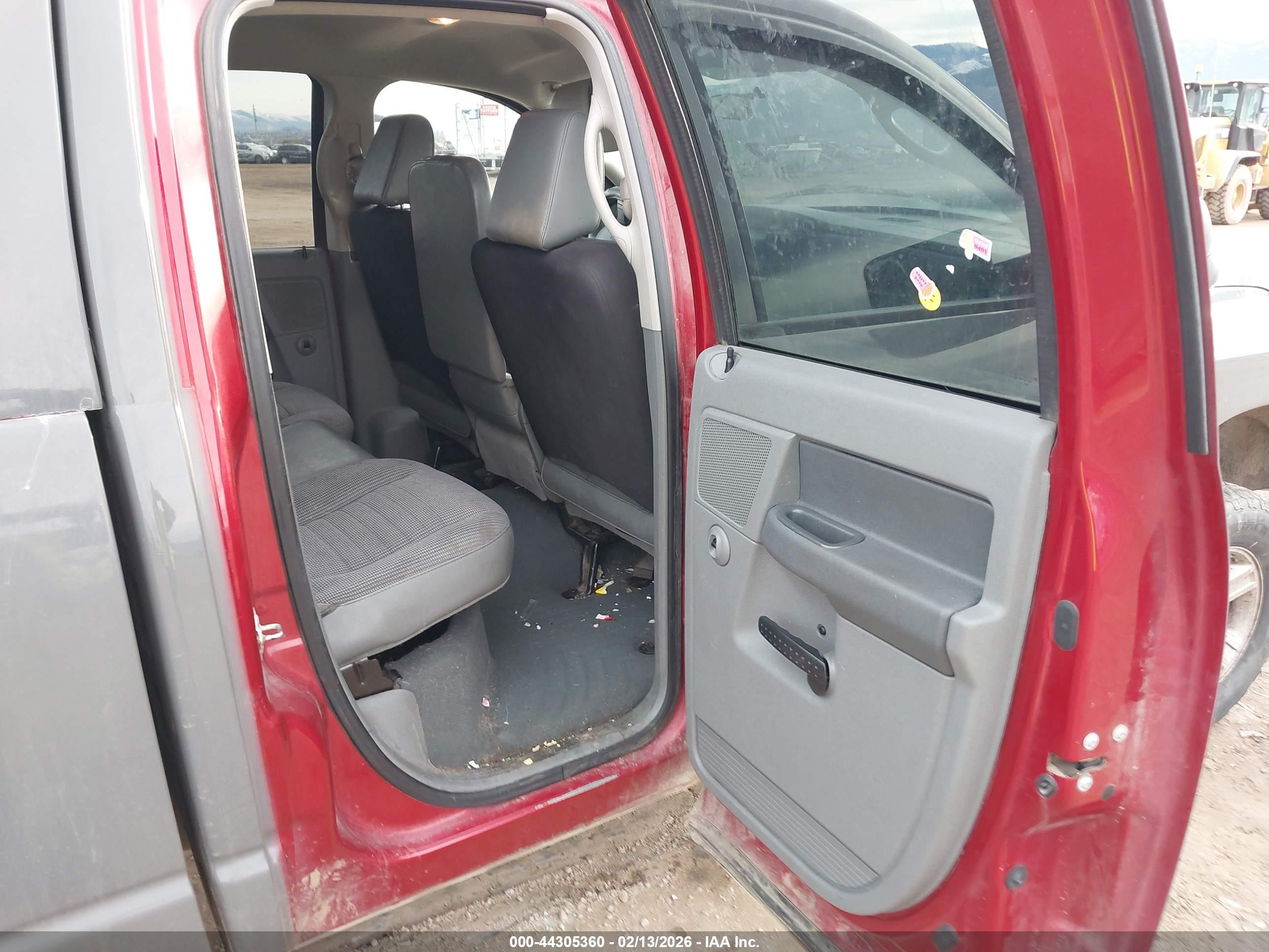 DODGE RAM image 8