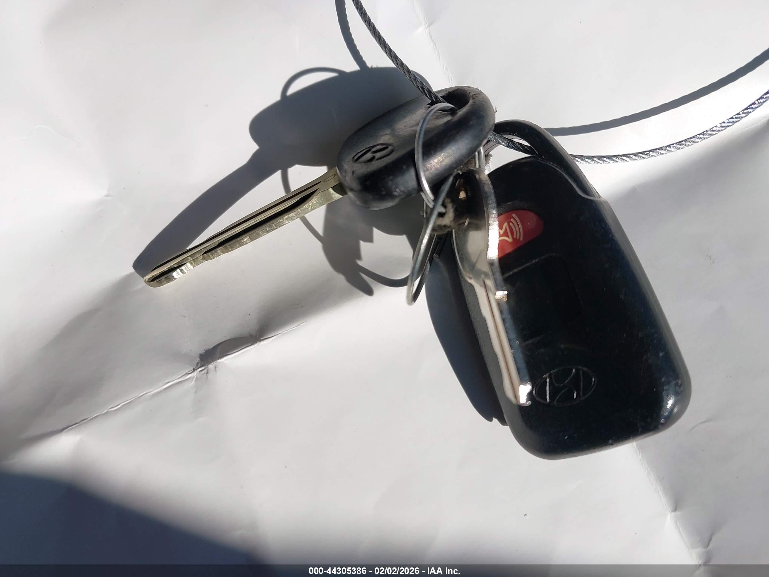 HYUNDAI ELANTRA image 11