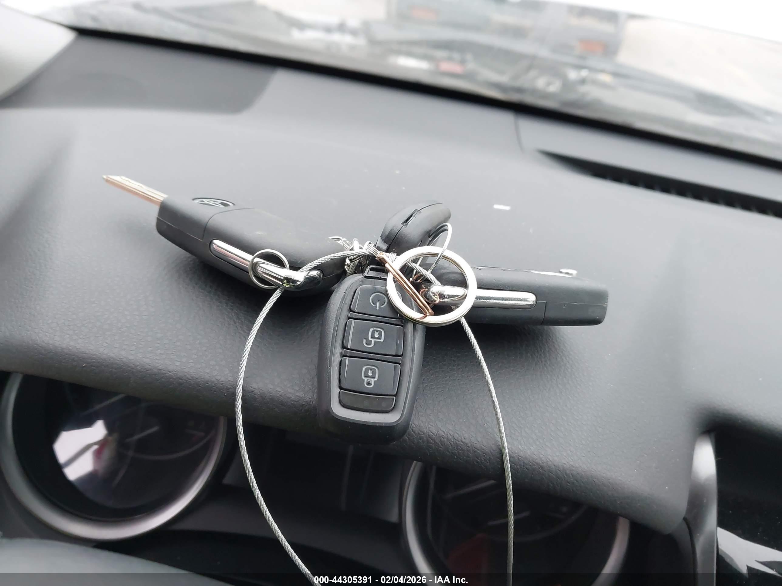 TOYOTA CAMRY image 11