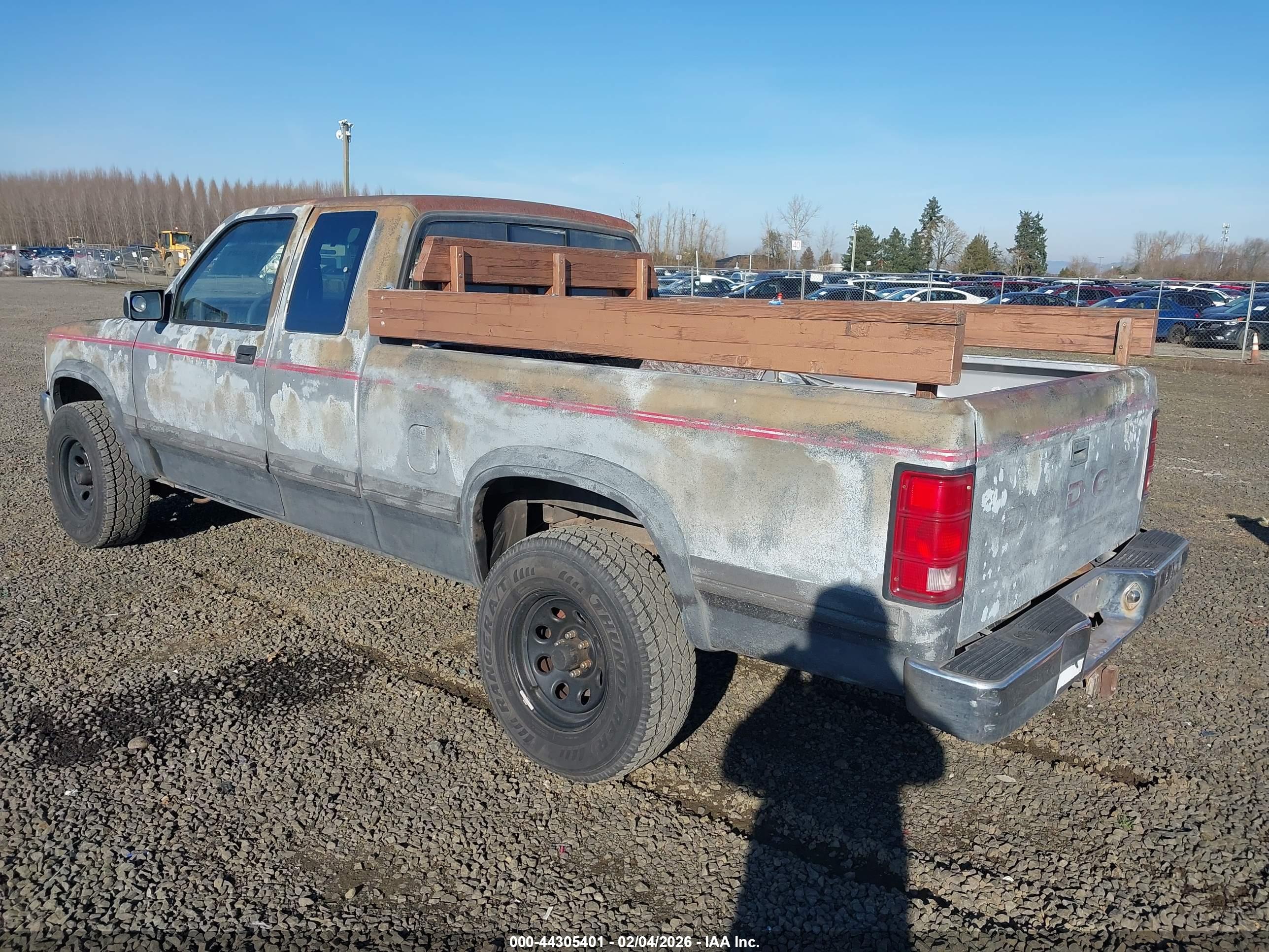 DODGE DAKOTA image 3