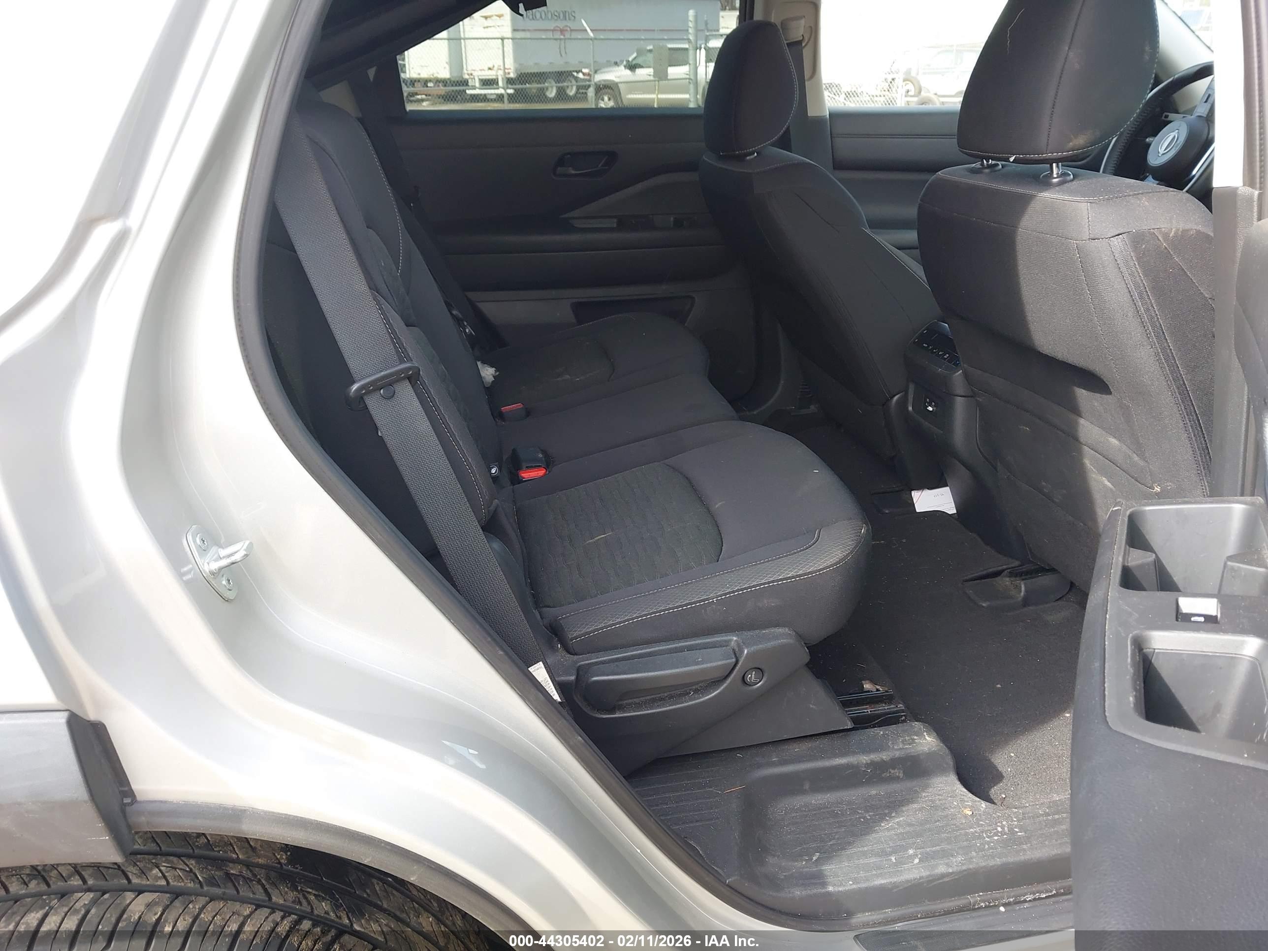 NISSAN PATHFINDER image 8