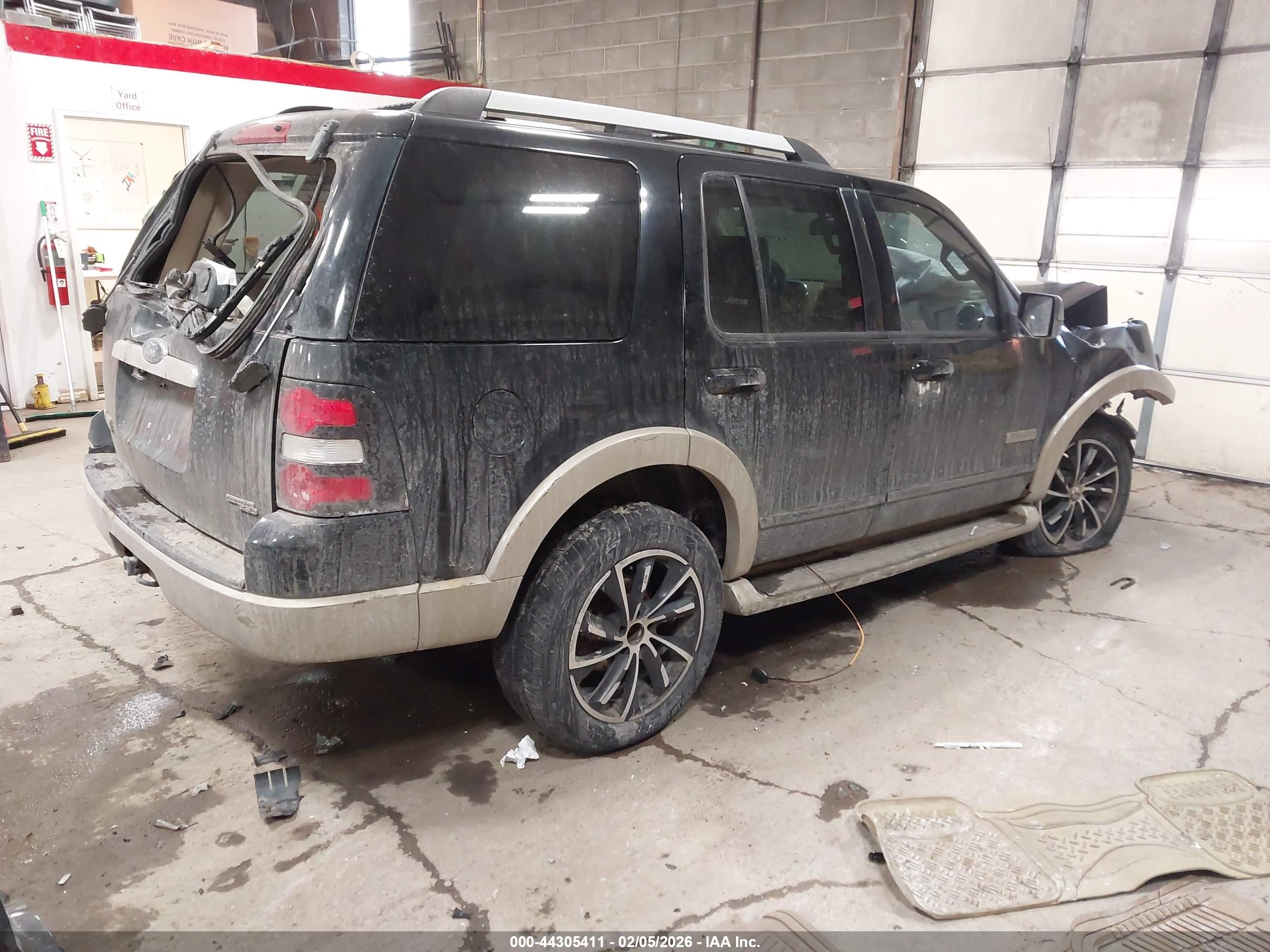 FORD EXPLORER image 4
