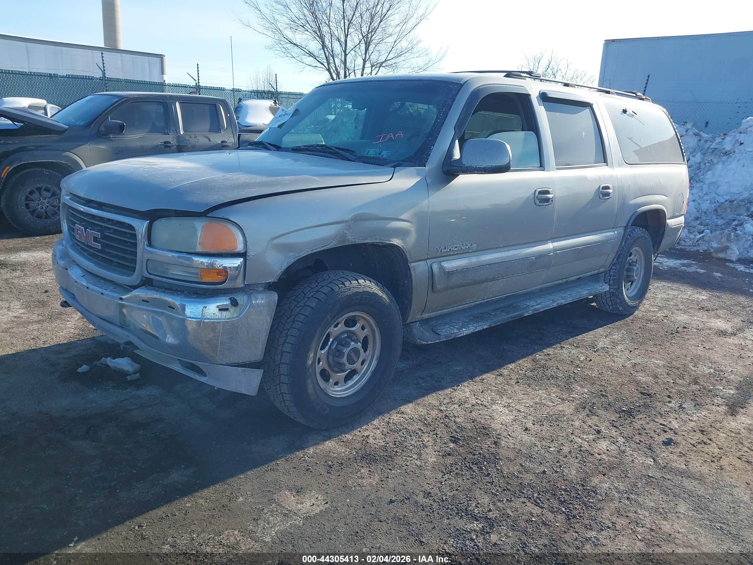 GMC YUKON image 2