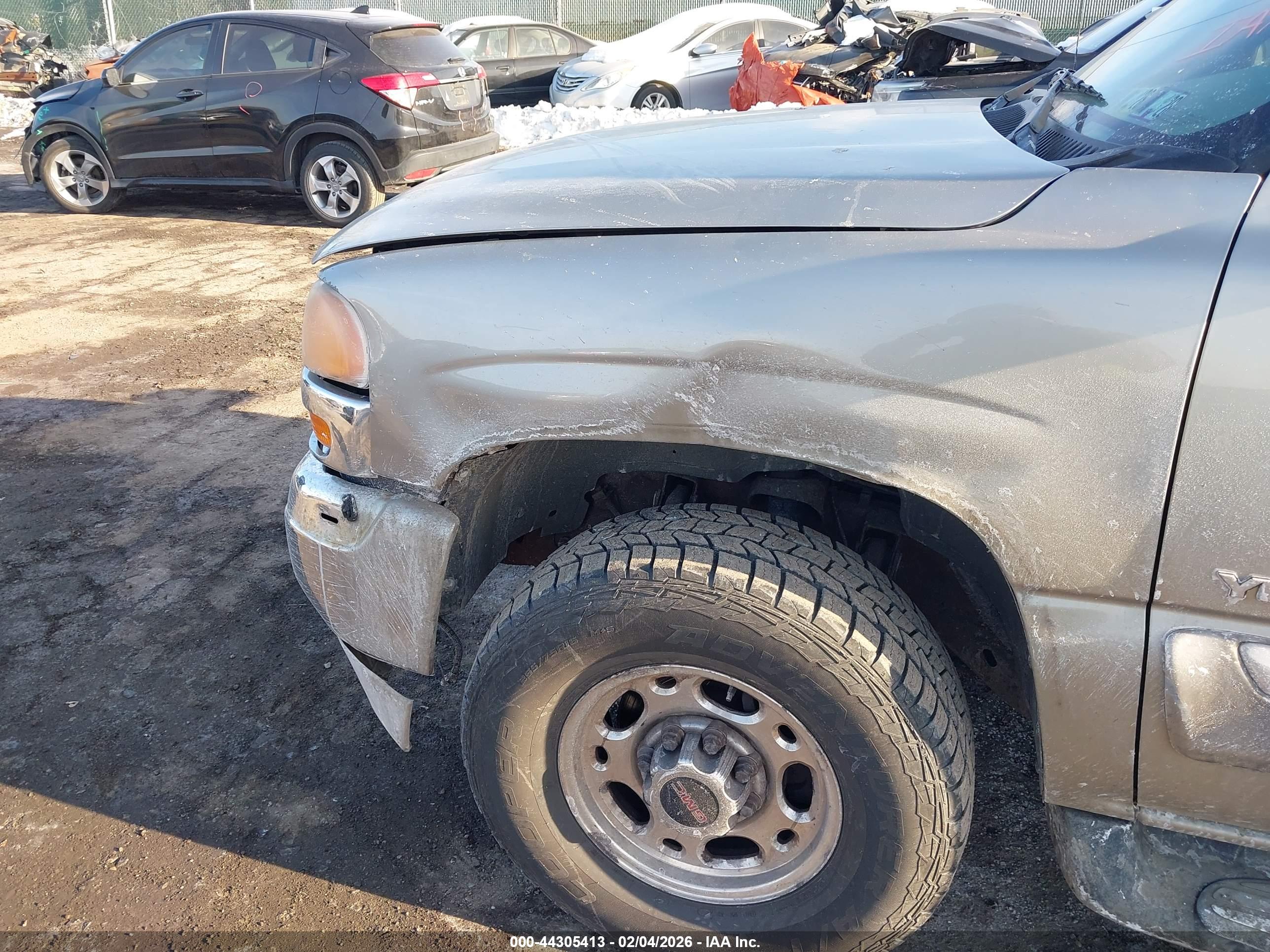 GMC YUKON image 6