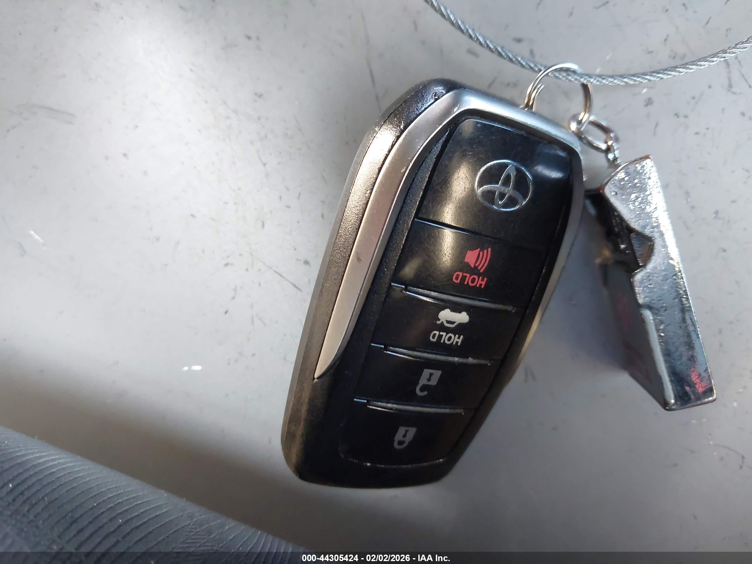 TOYOTA MIRAI image 11