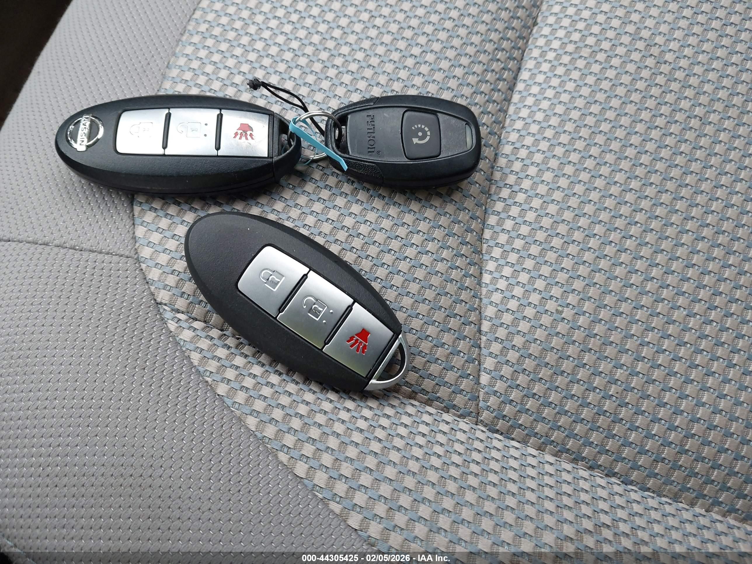 NISSAN ROGUE image 11