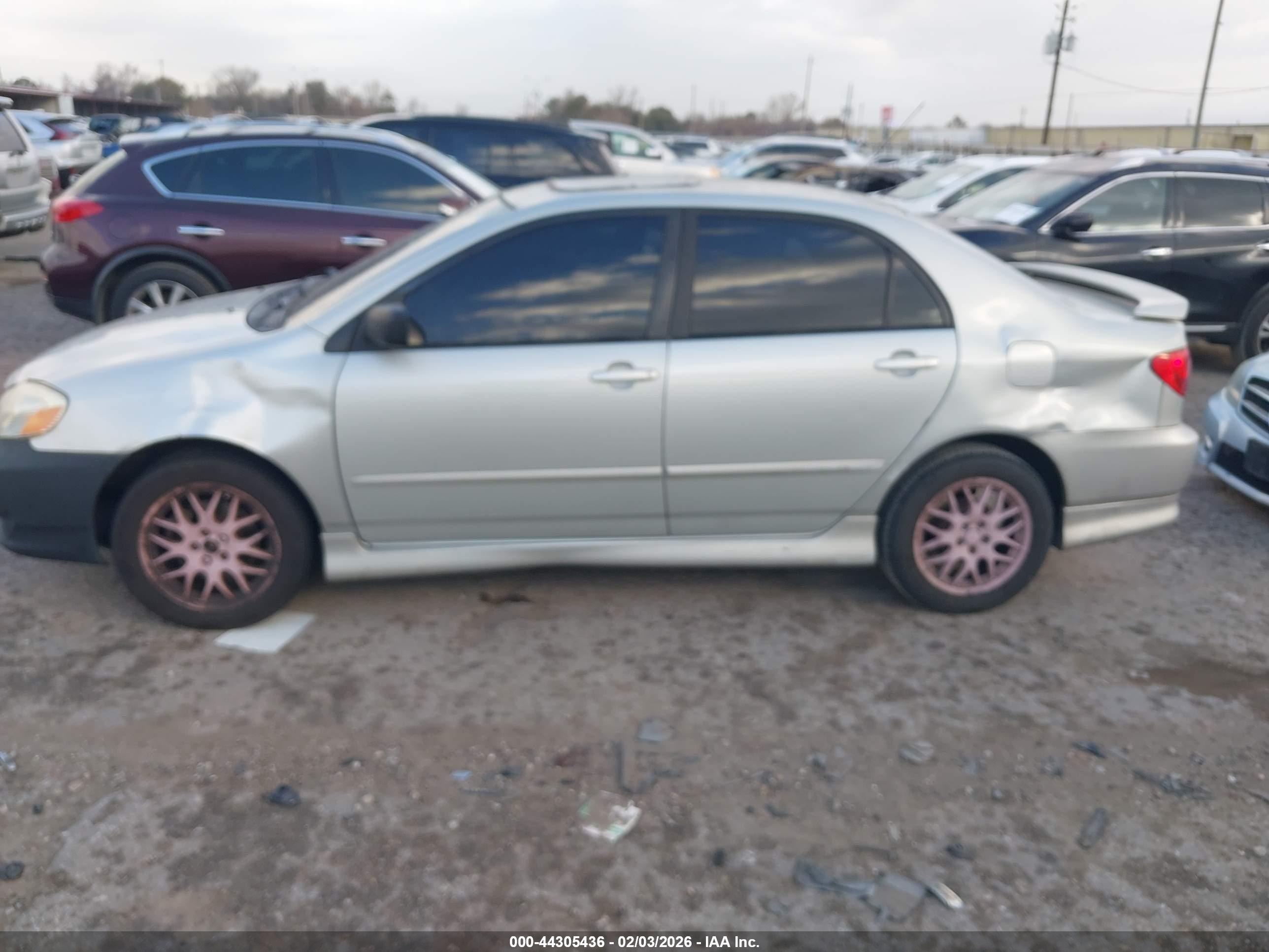 TOYOTA COROLLA image 6