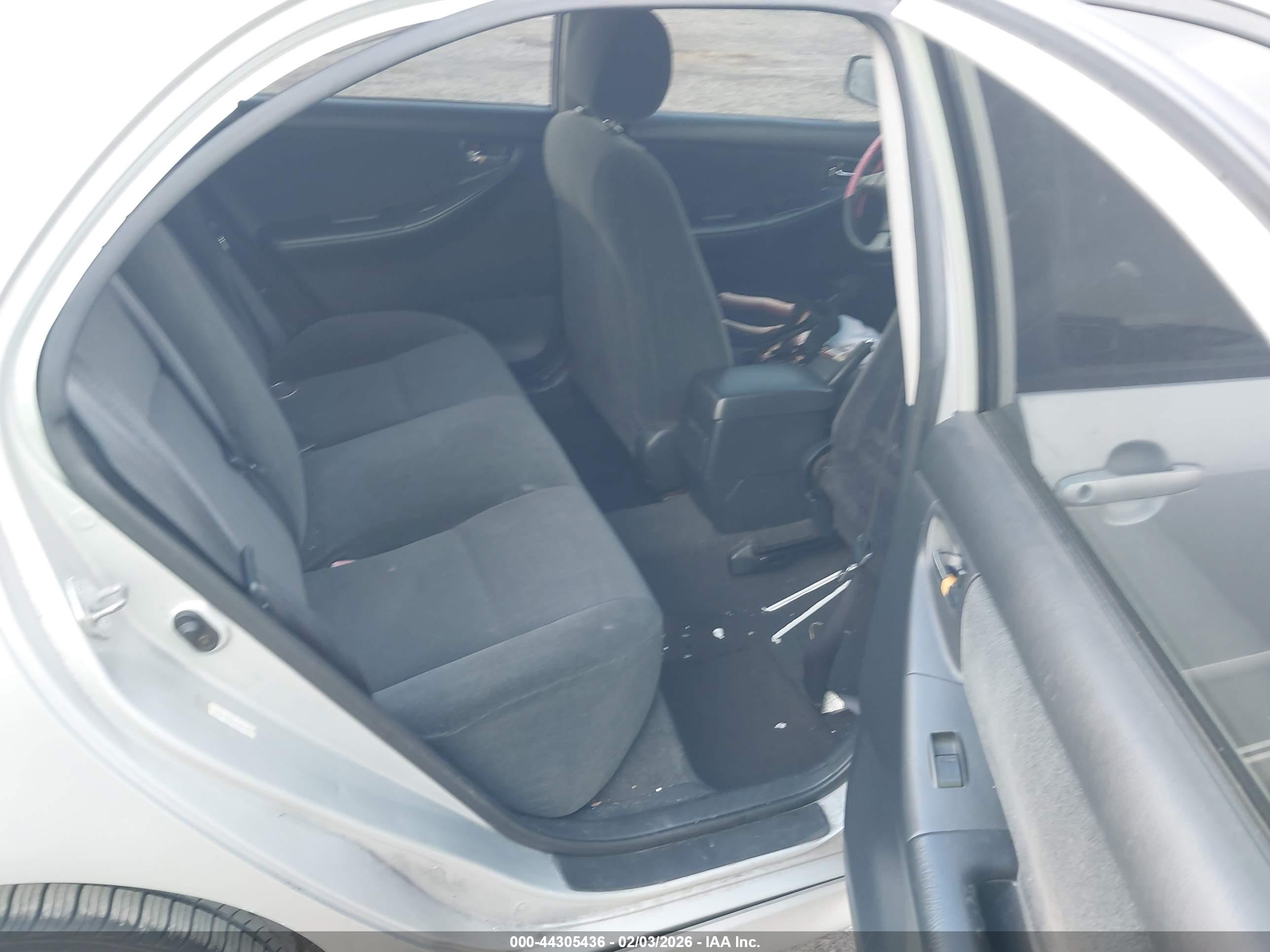TOYOTA COROLLA image 8
