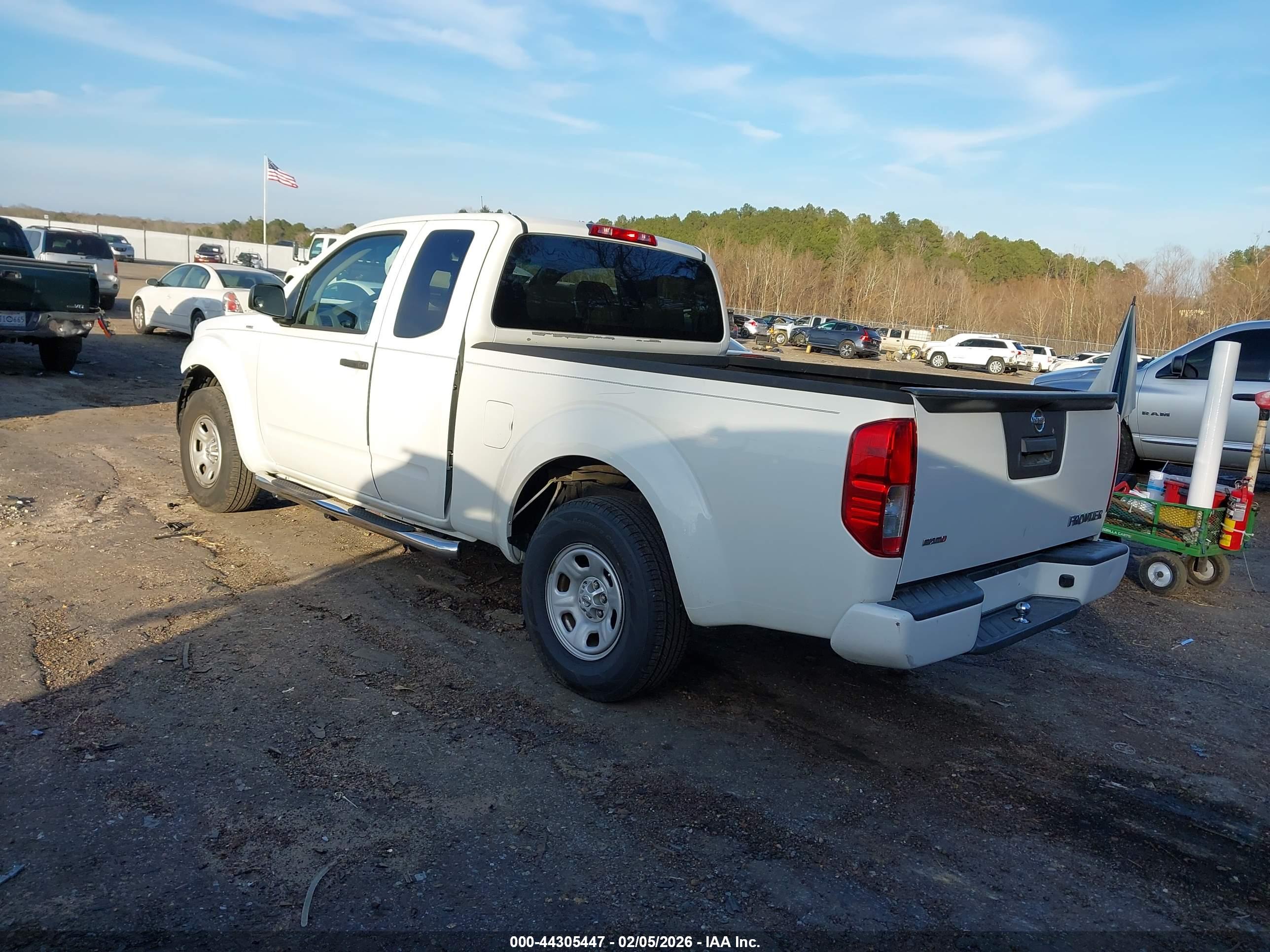 NISSAN FRONTIER image 3