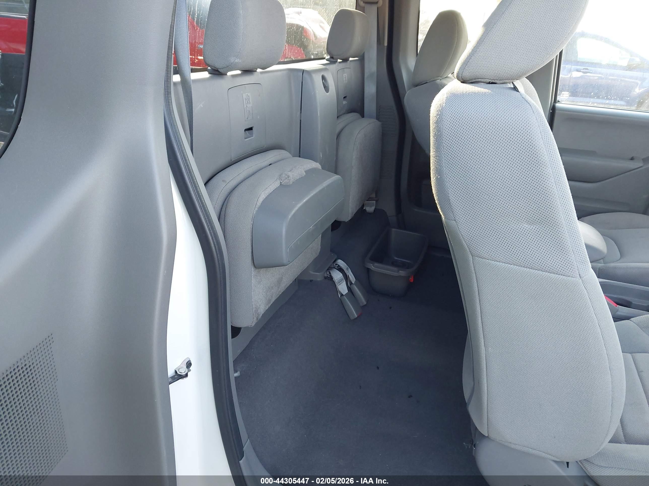 NISSAN FRONTIER image 8