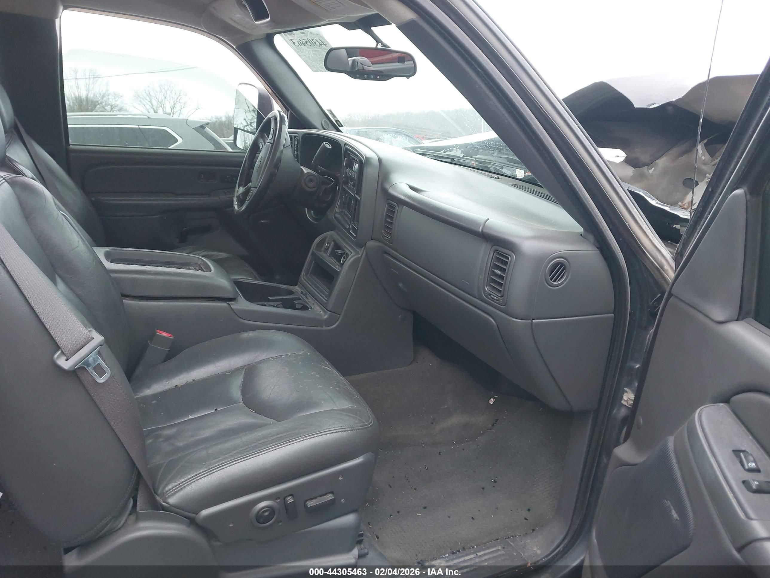 CHEVROLET SILVERADO image 5